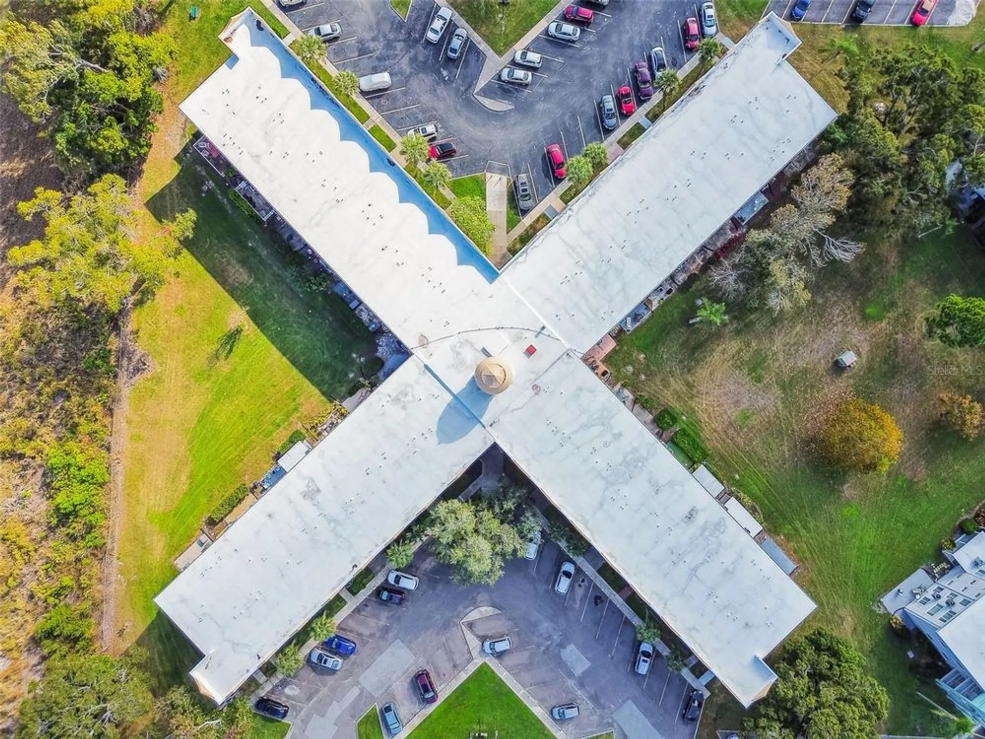 Property Slideshow image 41 of 73 | 2466 ecuadorian way apt 6, Clearwater, FL, 33763