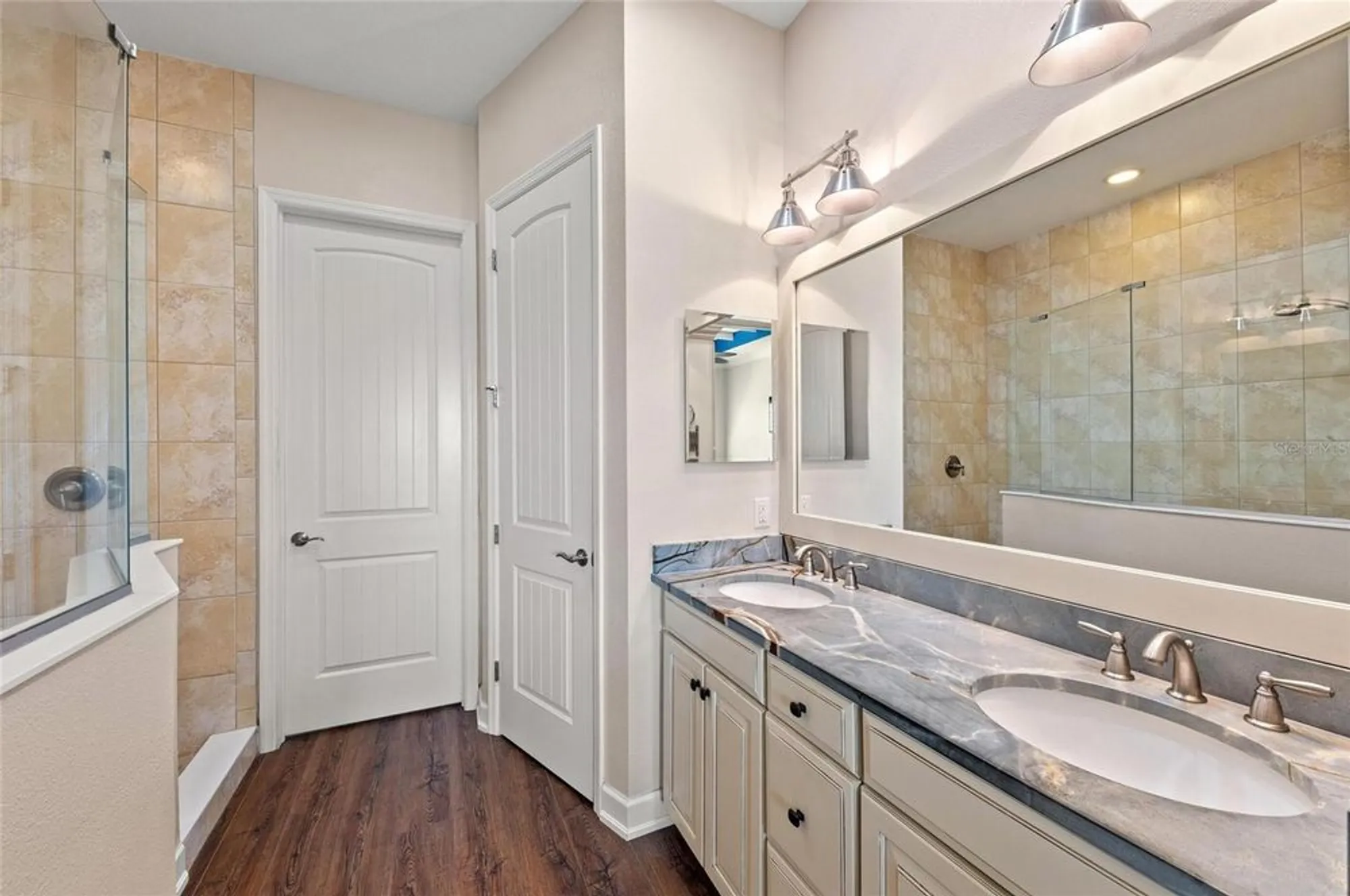 Property Slideshow image 32 of 99 | 241 sapphire lake dr 201, Bradenton, FL, 34209