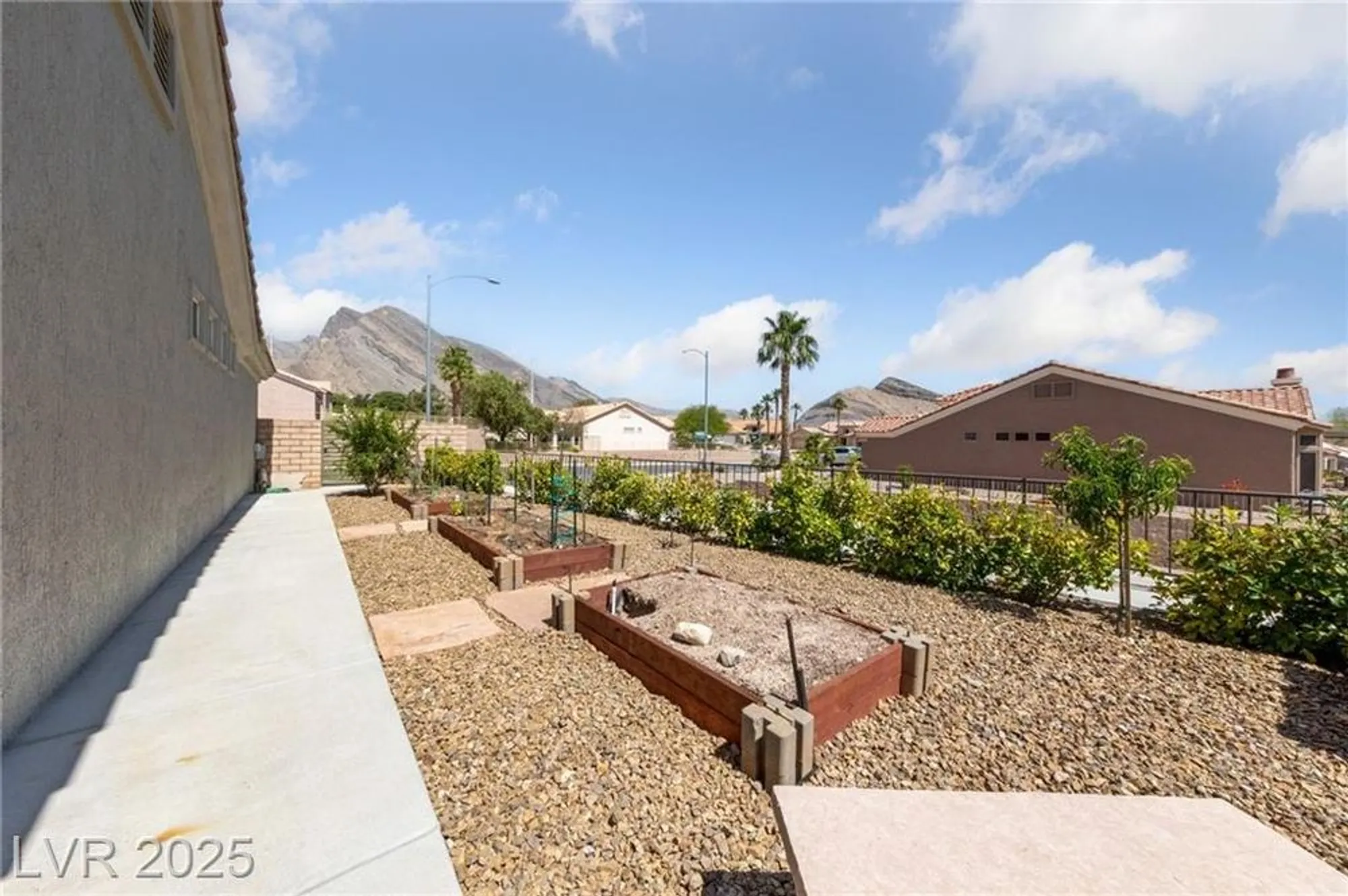 Property Slideshow image 19 of 69 | 2616 faiss dr, Las Vegas, NV, 89134