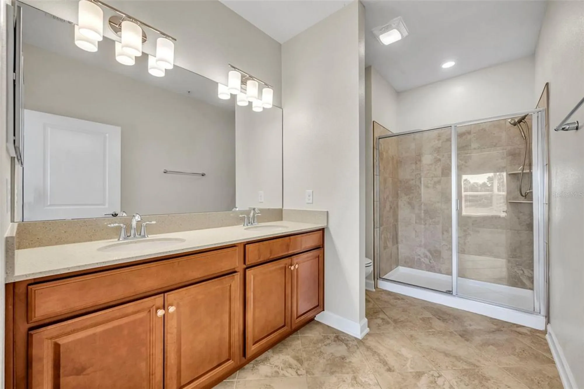 Property Slideshow image 20 of 31 | 3569 belland cir a, Clermont, FL, 34711