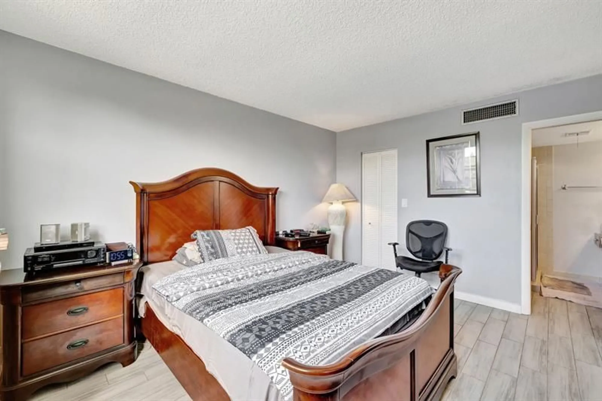 Property Slideshow image 12 of 31 | 5860 nw 64th ave apt 201, Tamarac, FL, 33319