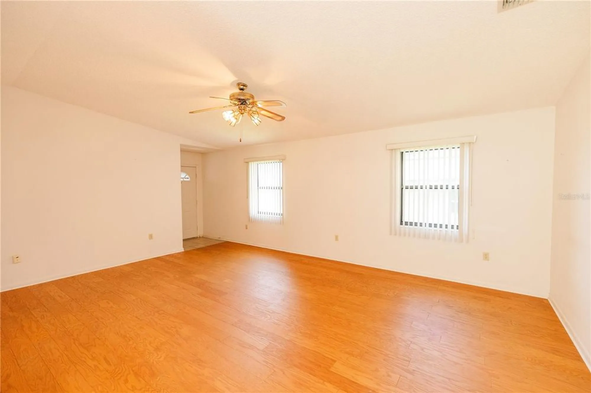 Property Slideshow image 8 of 41 | 3130 prairie dunes cir, Lakeland, FL, 33810