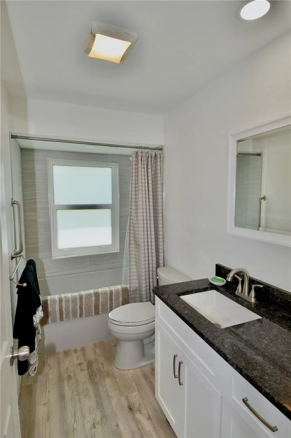 Property Slideshow image 9 of 77 | 611 paget dr, Venice, FL, 34293