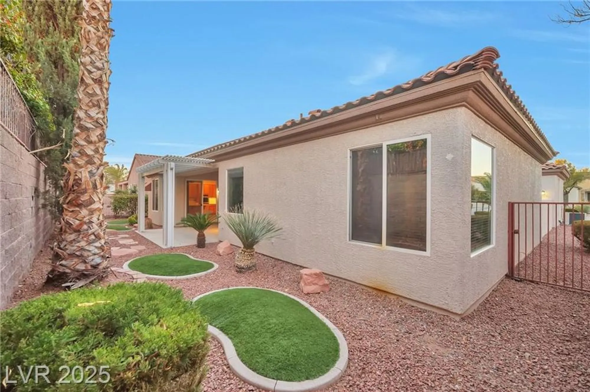 Property Slideshow image 29 of 35 | 2585 portsmouth creek ave, Henderson, NV, 89052
