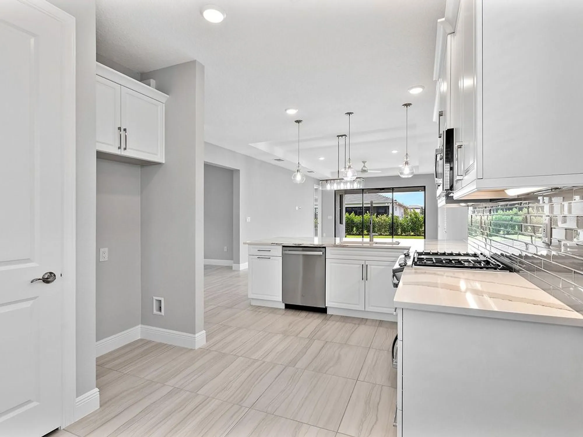 Property Slideshow image 16 of 57 | 4927 carova way, Bradenton, FL, 34211