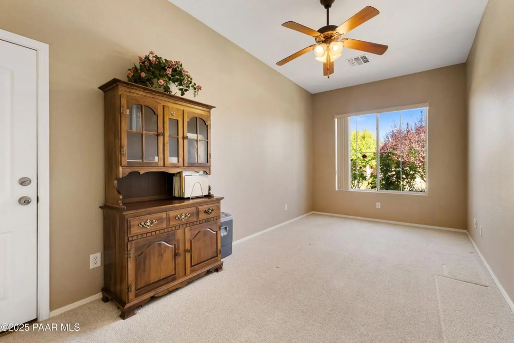Property Slideshow image 10 of 40 | 8203 n sable way, Prescott Valley, AZ, 86315