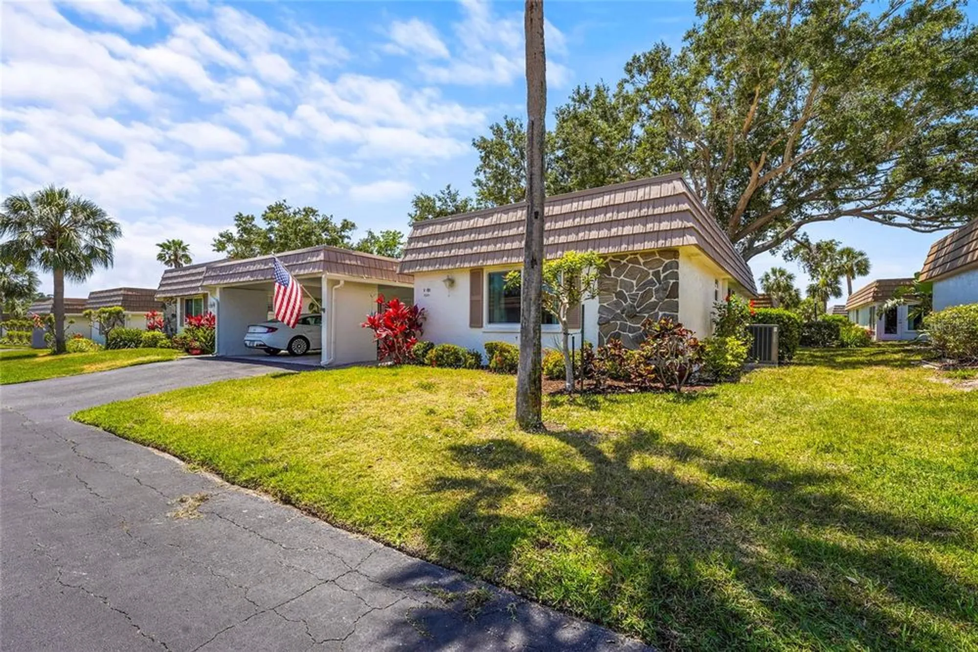 Property Slideshow image 1 of 39 | 2531 riverbluff pkwy # v181, Sarasota, FL, 34231
