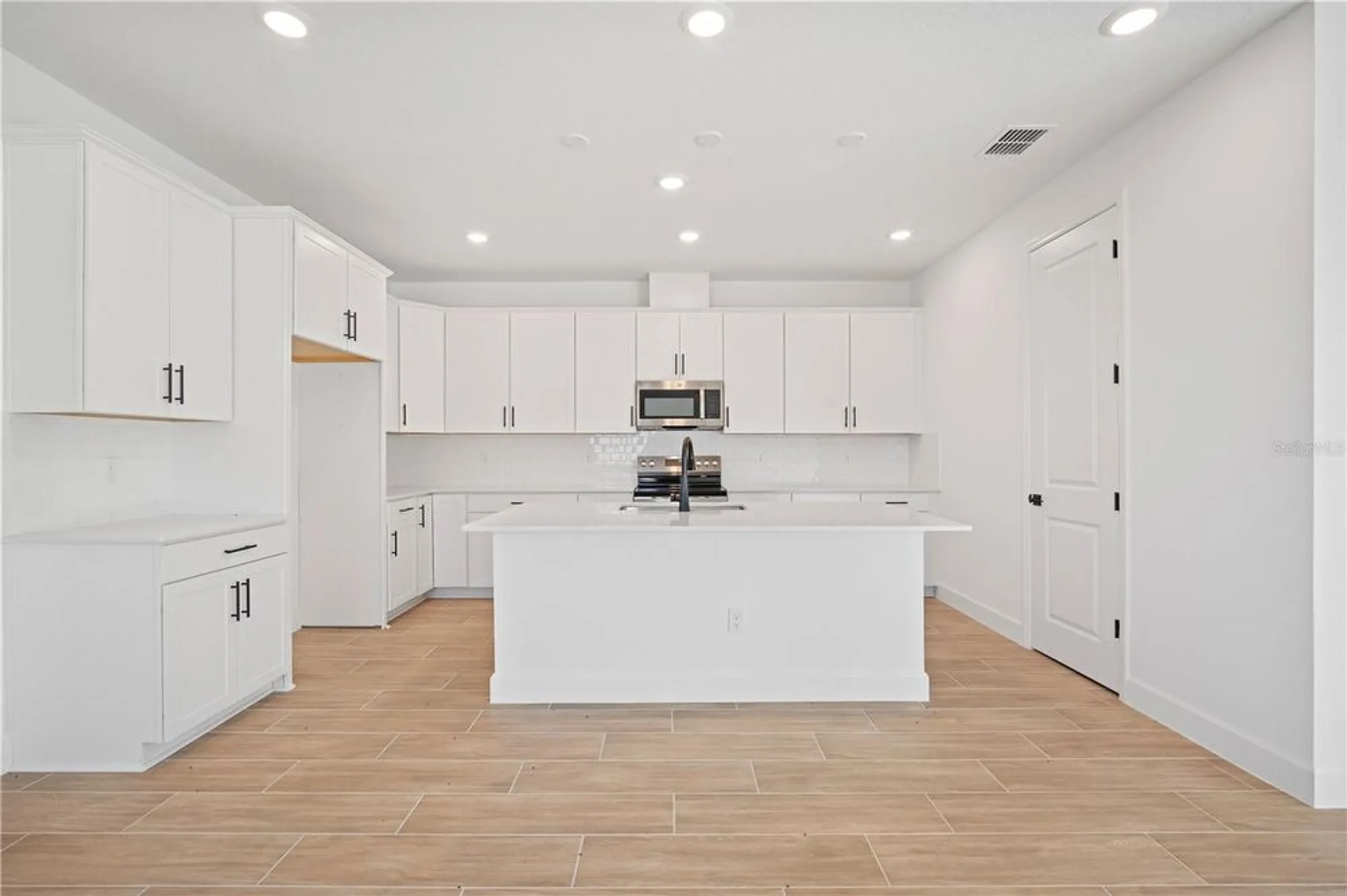 Property Slideshow image 16 of 30 | 9253 players dr, Weeki Wachee, FL, 34613