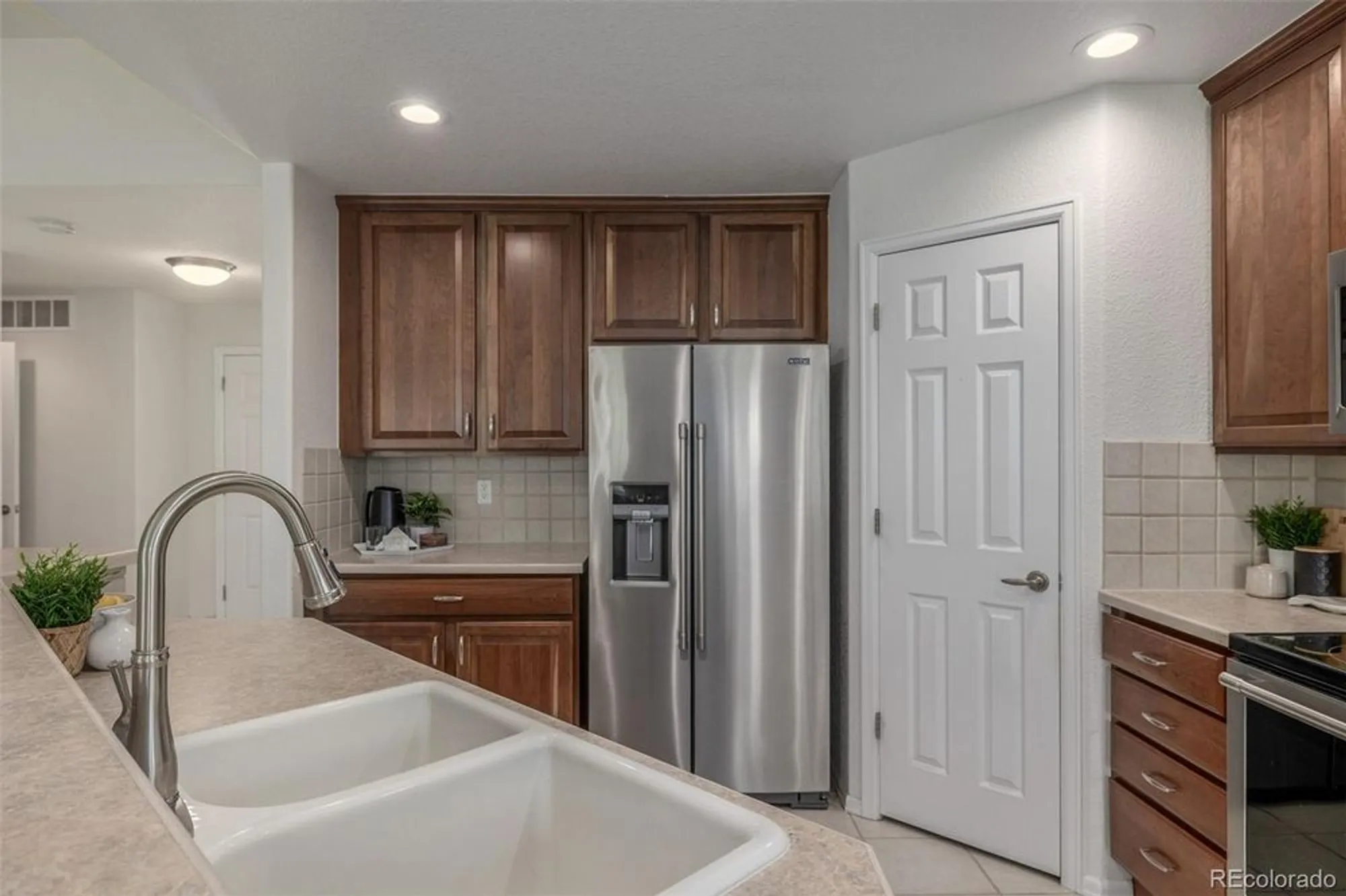 Property Slideshow image 11 of 46 | 8267 s sicily ct, Aurora, CO, 80016