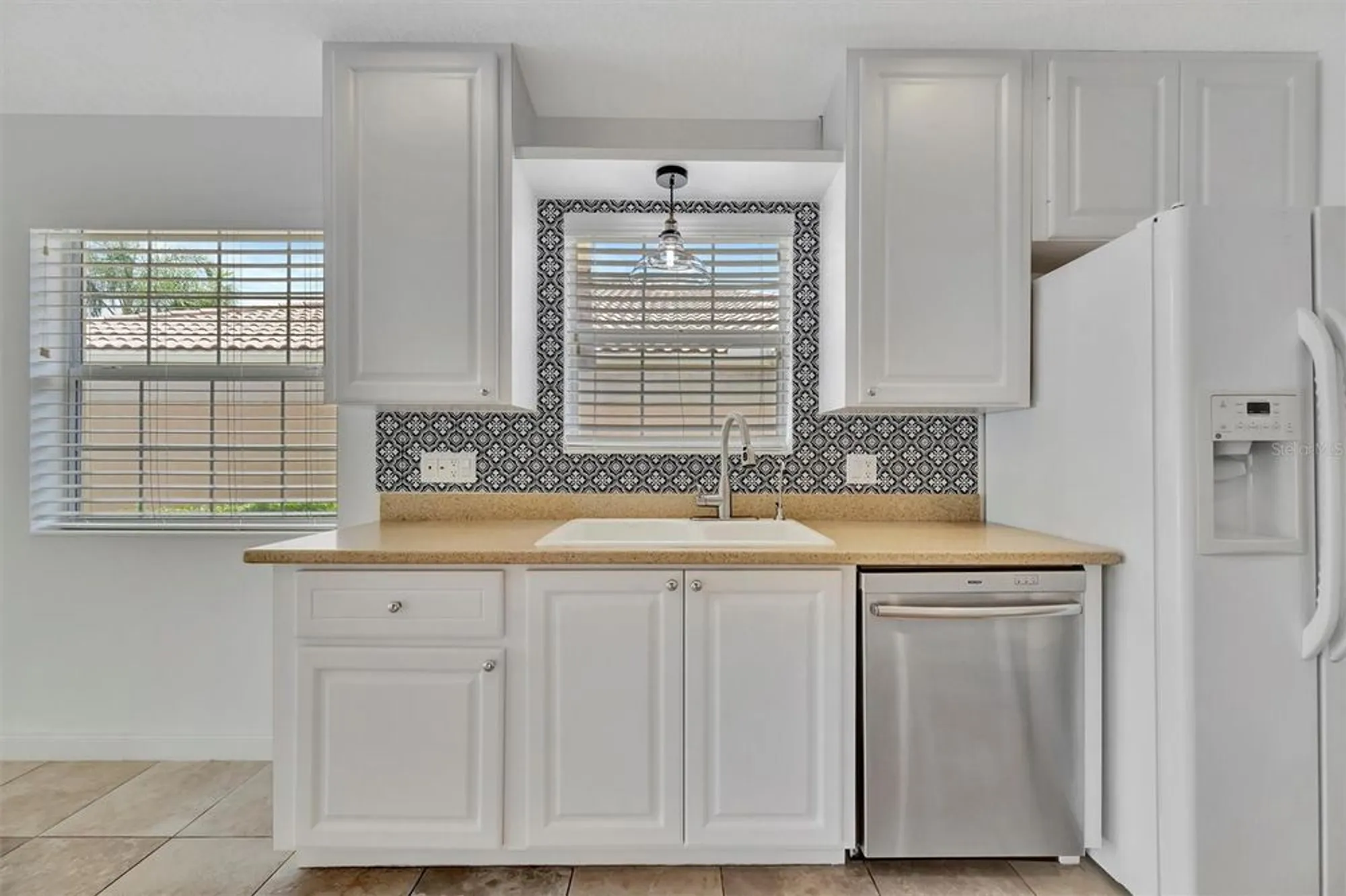 Property Slideshow image 9 of 51 | 5955 benevento dr, Sarasota, FL, 34238