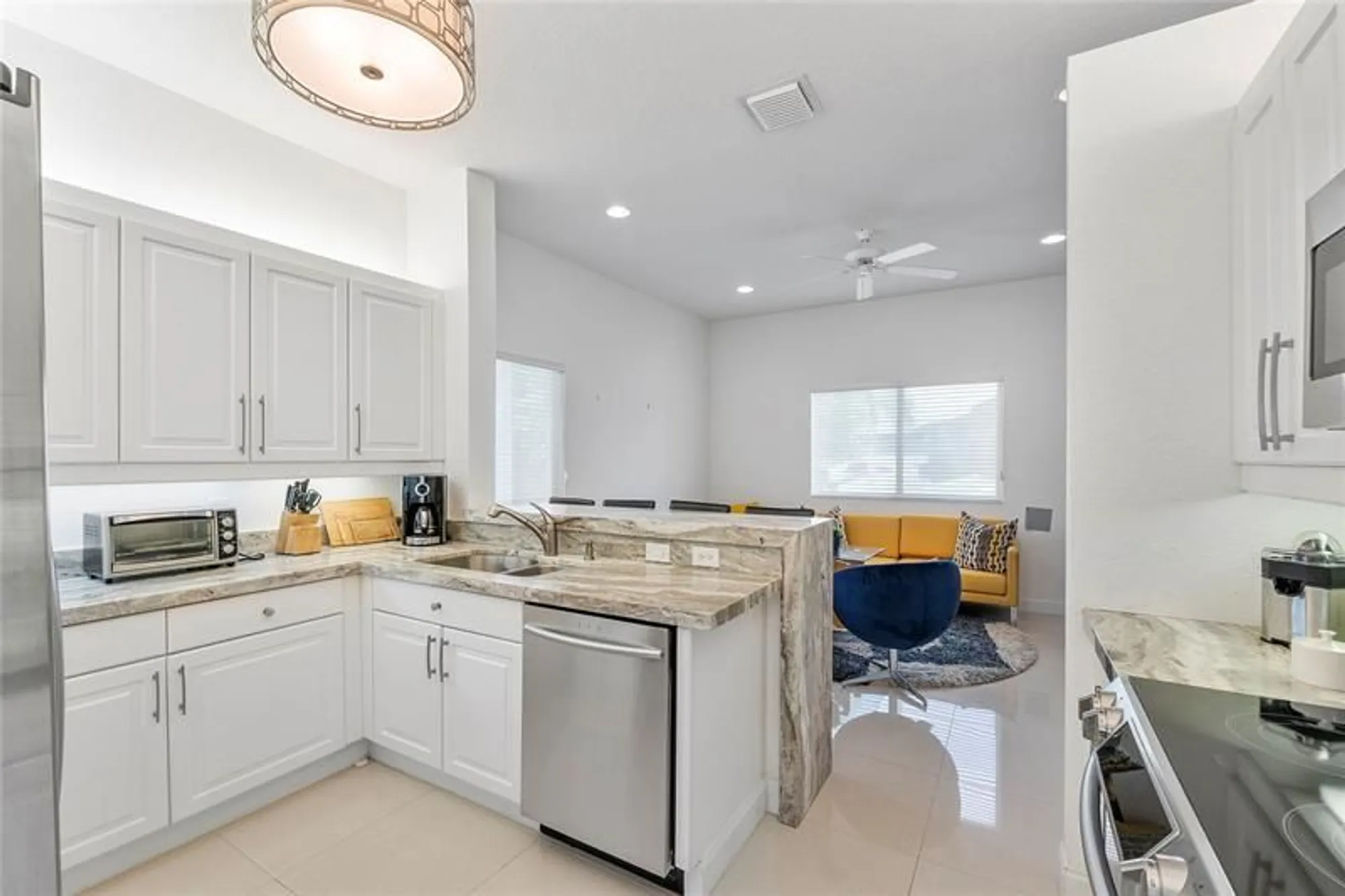Property Slideshow image 18 of 36 | 7940 exeter cir 201, Tamarac, FL, 33321