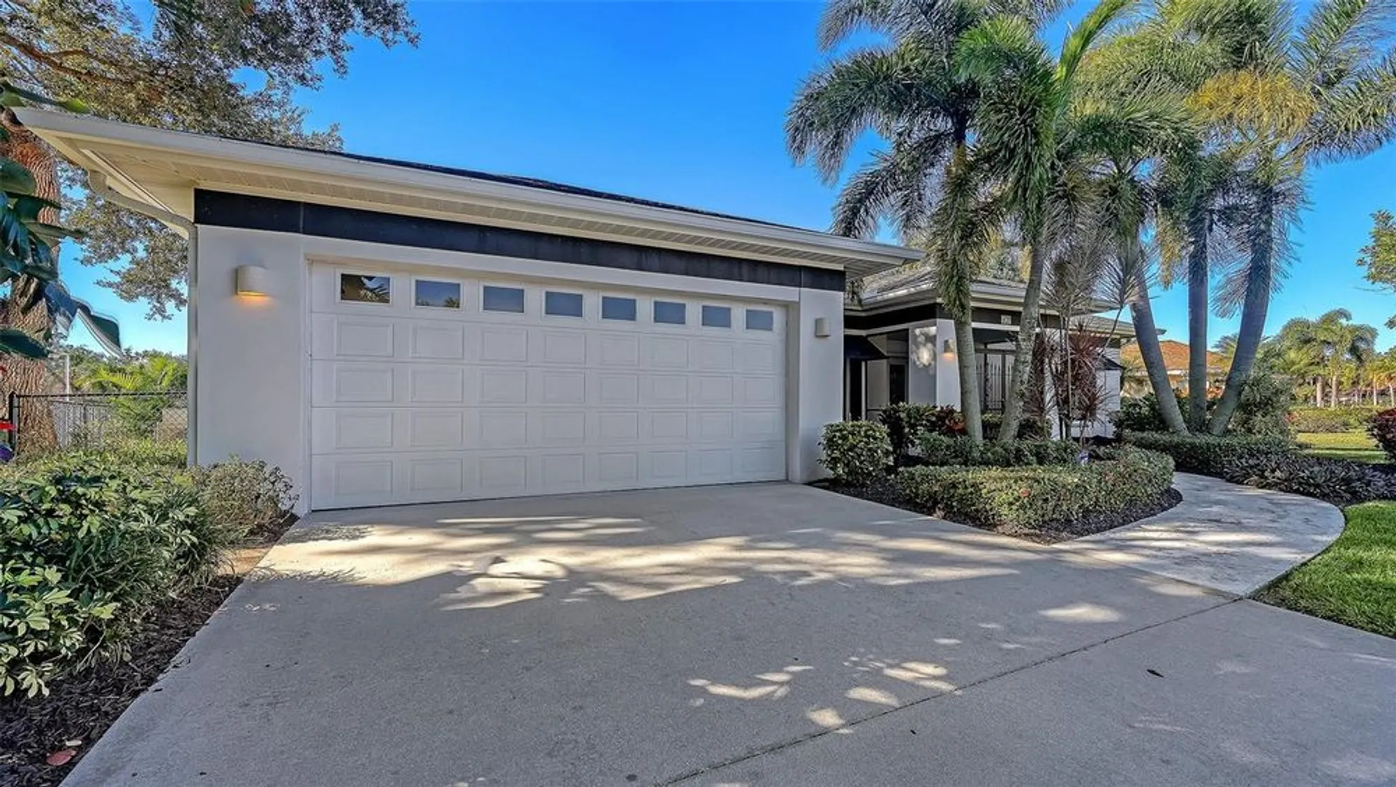 Property Slideshow image 4 of 60 | 8068 estates dr, Sarasota, FL, 34243