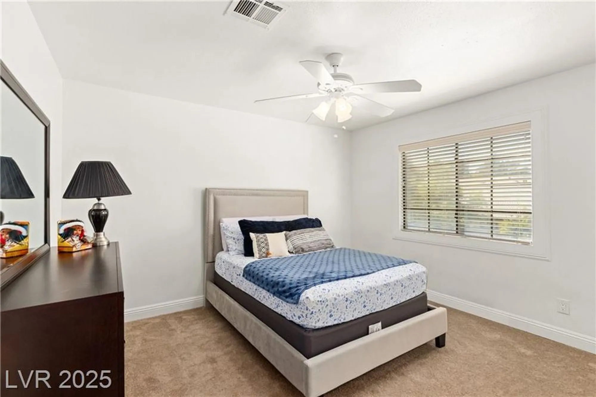 Property Slideshow image 27 of 47 | 5553 singing hills dr, Las Vegas, NV, 89130