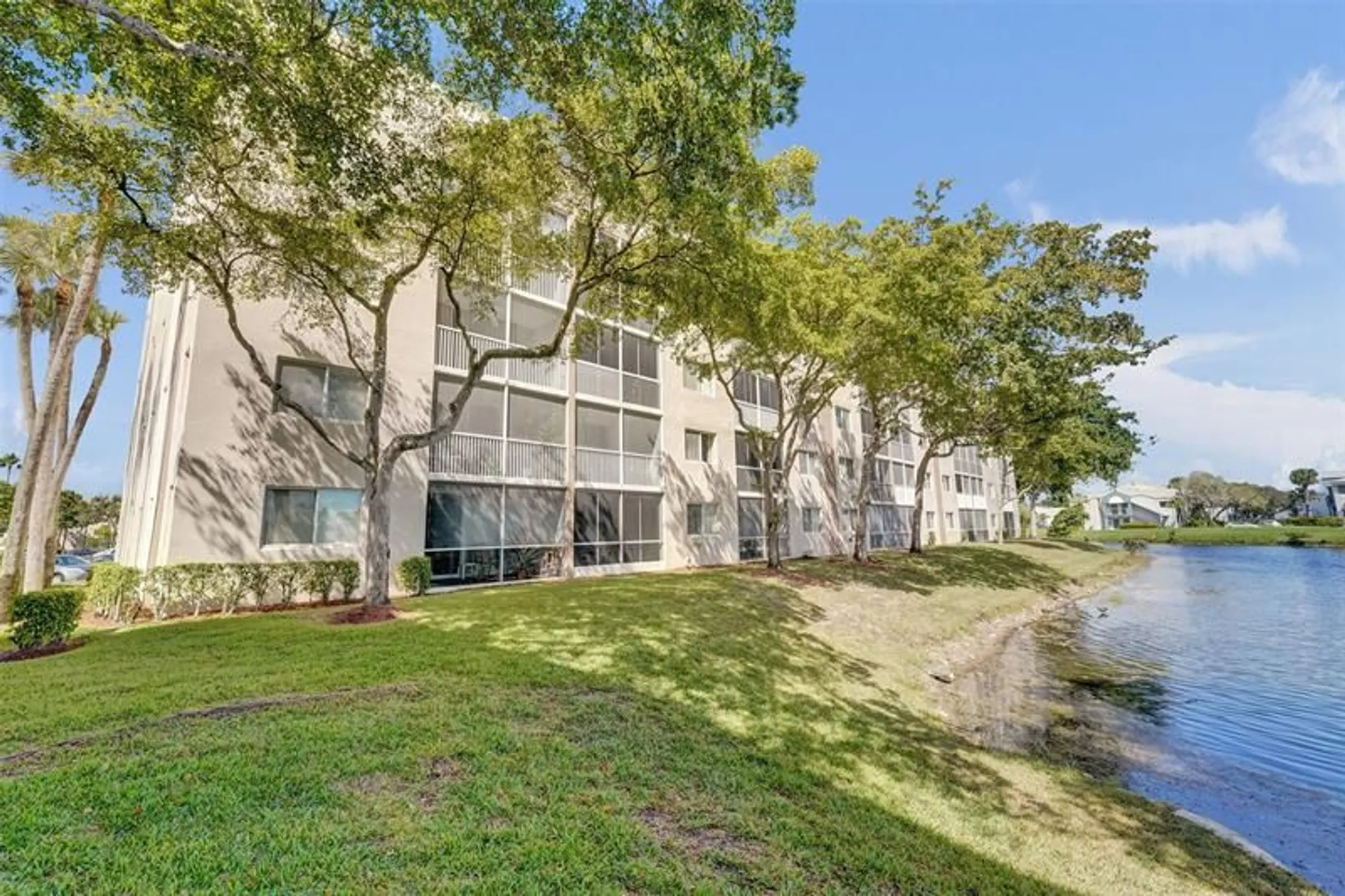 Property Slideshow image 55 of 69 | 9563 weldon cir apt d212, Fort Lauderdale, FL, 33321