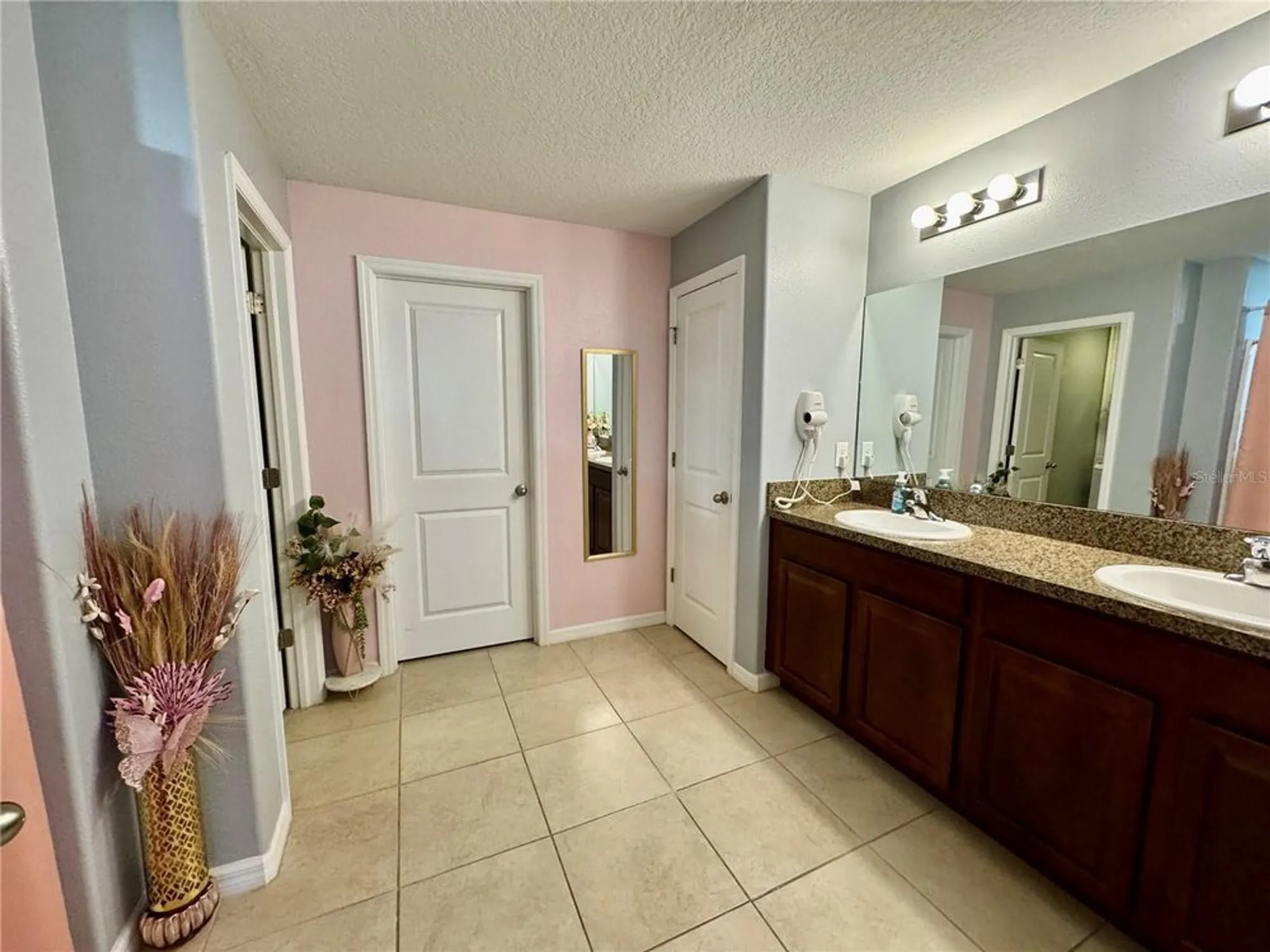 Property Slideshow image 12 of 20 | 9712 sage creek dr, Ruskin, FL, 33573