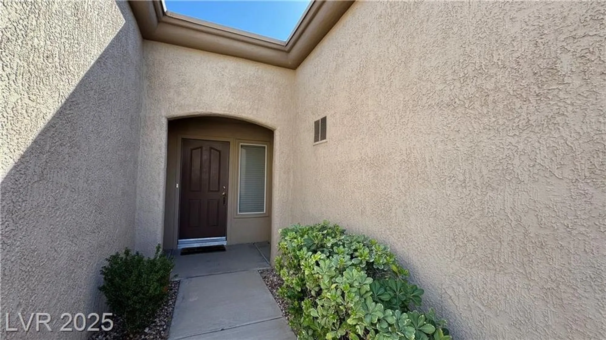 Property Slideshow image 20 of 27 | 2202 spring water dr, Las Vegas, NV, 89134