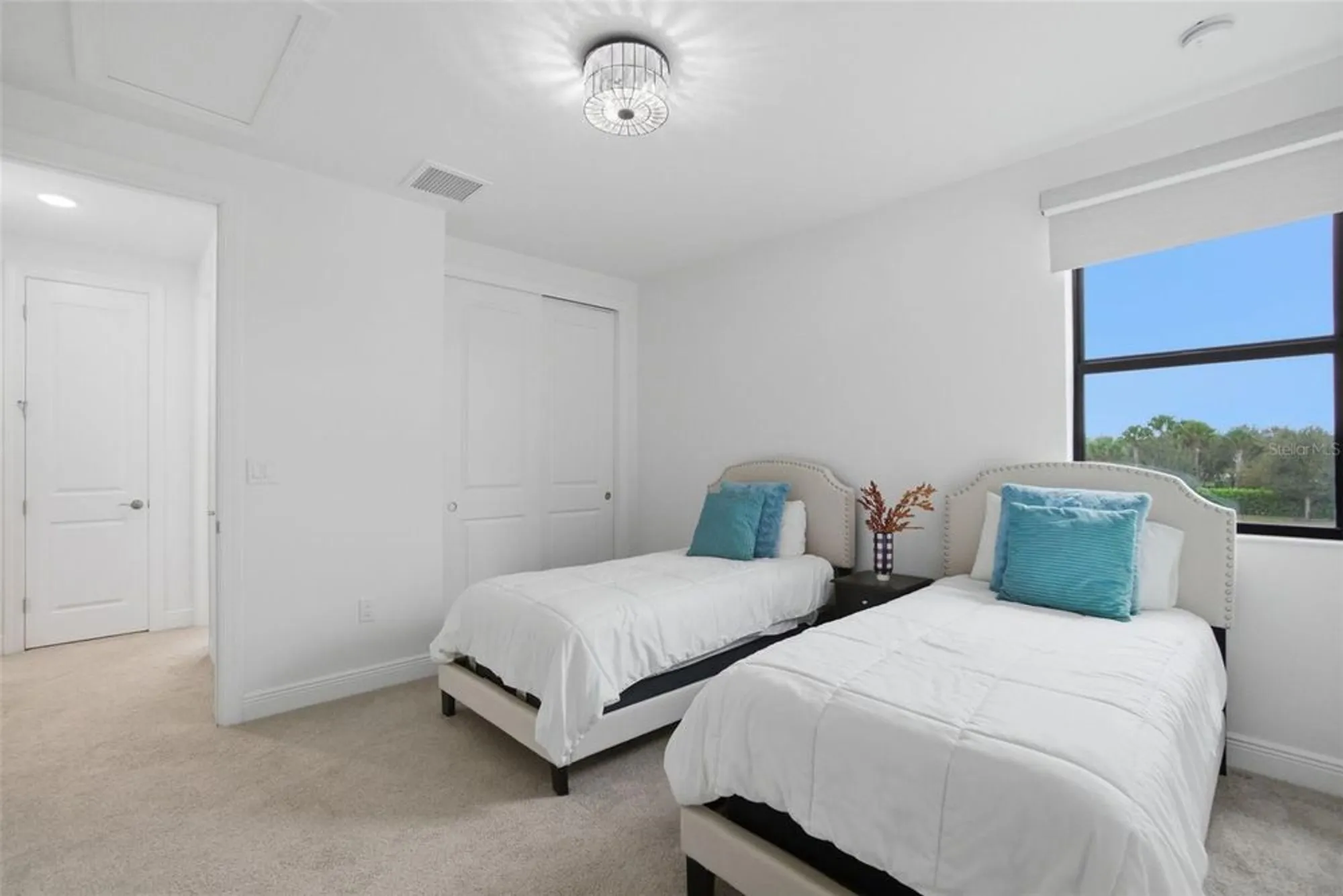 Property Slideshow image 43 of 71 | 5027 kiva cir, Bradenton, FL, 34211