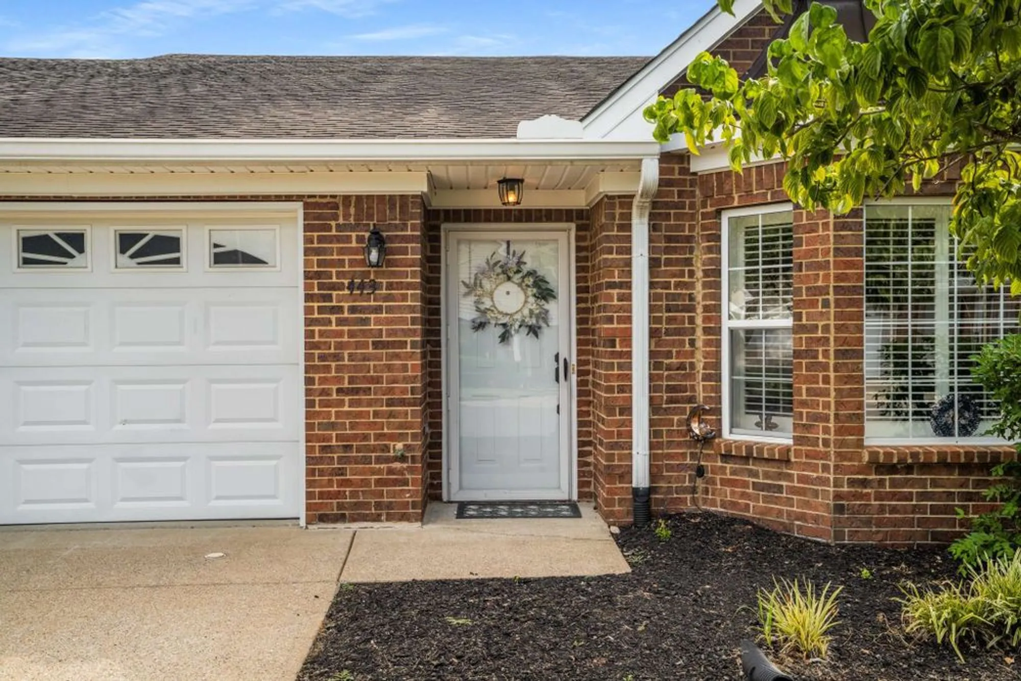 Property Slideshow image 4 of 32 | 443 forest glen cir, Murfreesboro, TN, 37128