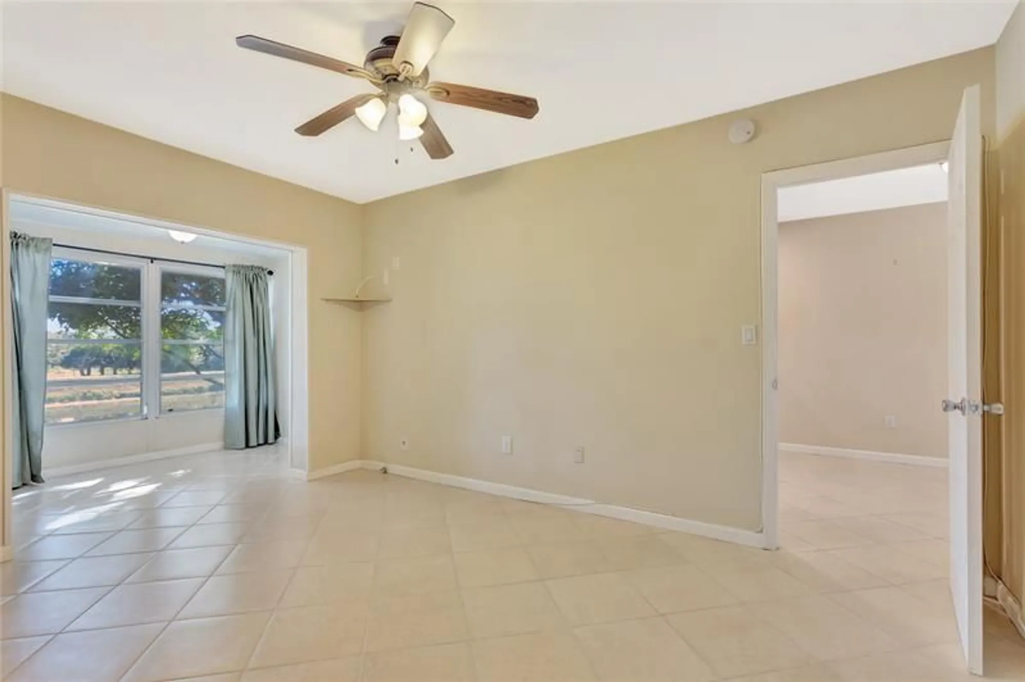 Property Slideshow image 16 of 31 | 7290 nw 1st st 205, Margate, FL, 33063