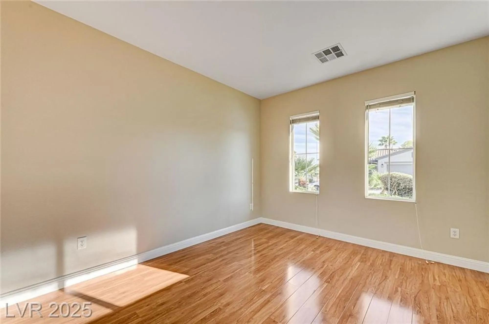 Property Slideshow image 30 of 65 | 10532 riva grande ct, Las Vegas, NV, 89135