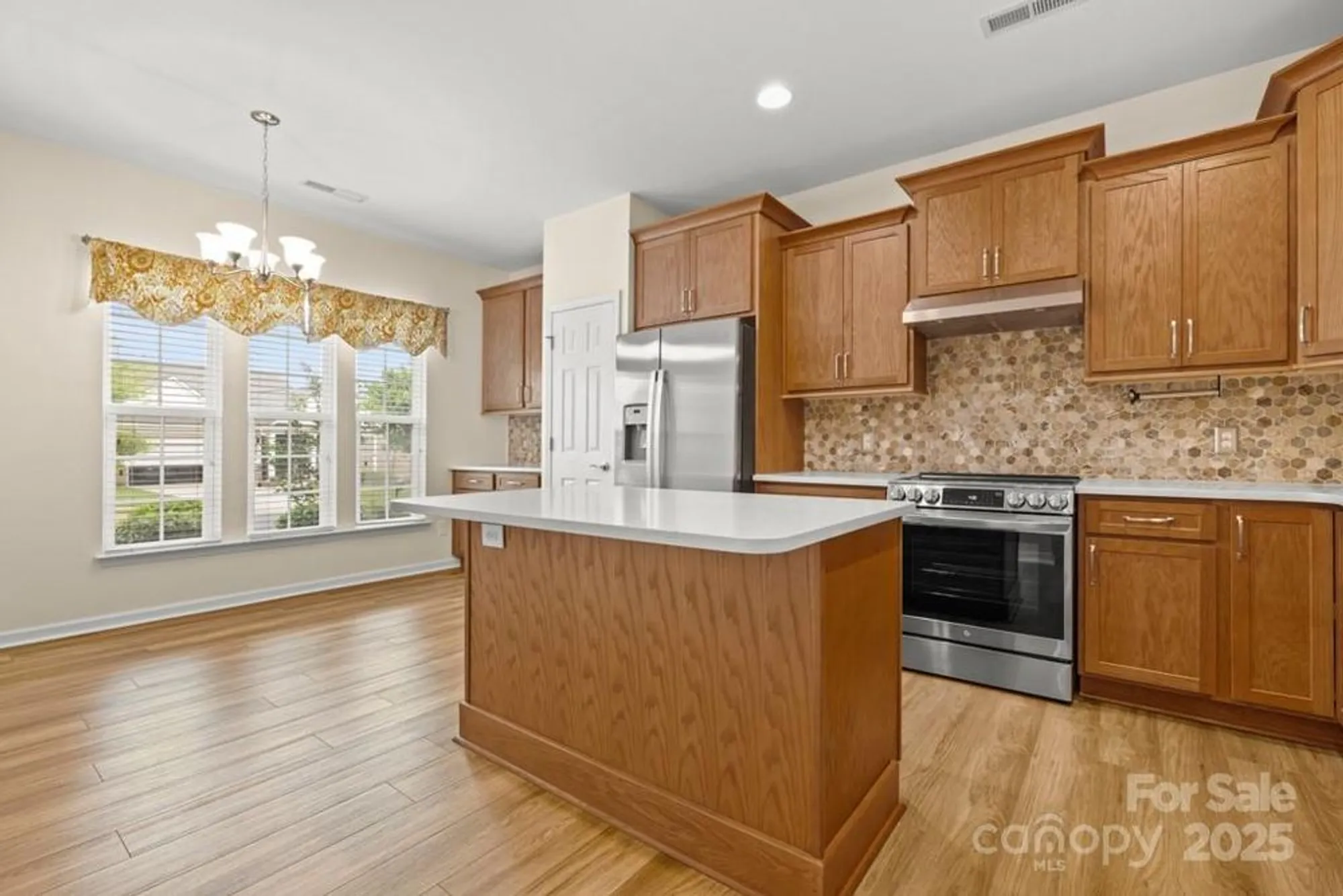 Property Slideshow image 4 of 36 | 20135 dovekie ln, Fort Mill, SC, 29707