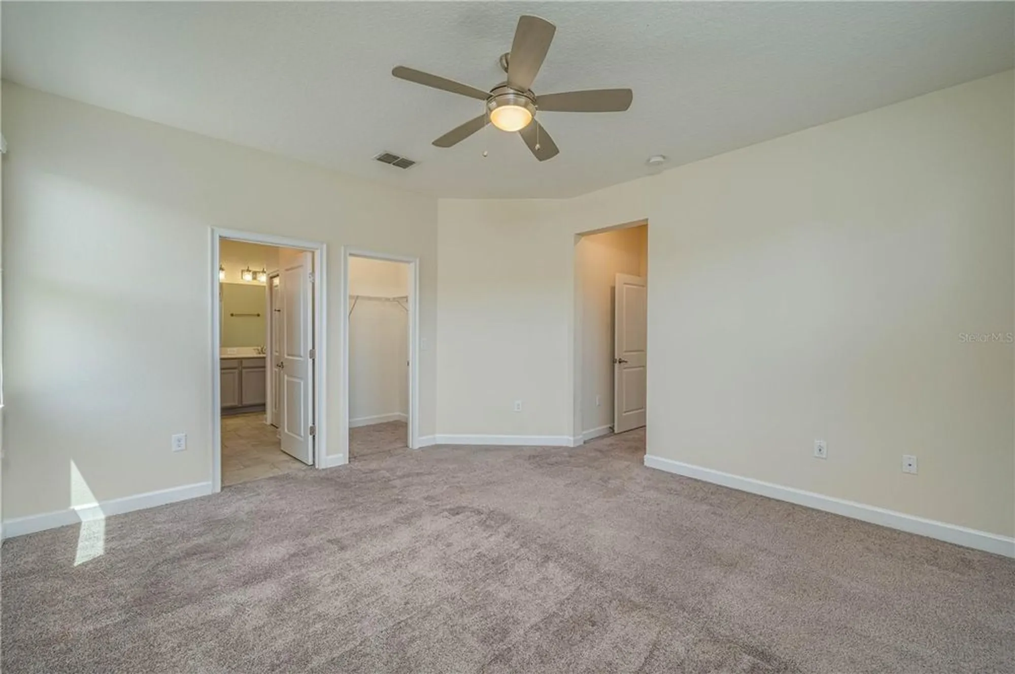Property Slideshow image 7 of 35 | 2733 attwater loop, Winter Haven, FL, 33884
