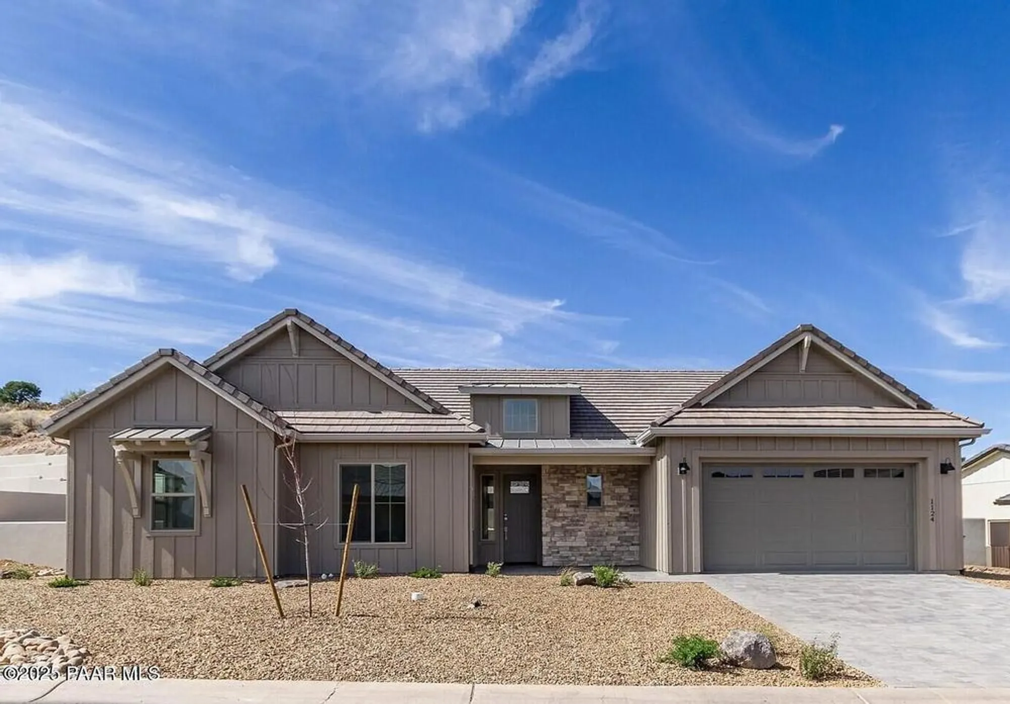 Property Slideshow image 2 of 12 | 1124 s lakeview dr, Prescott, AZ, 86301