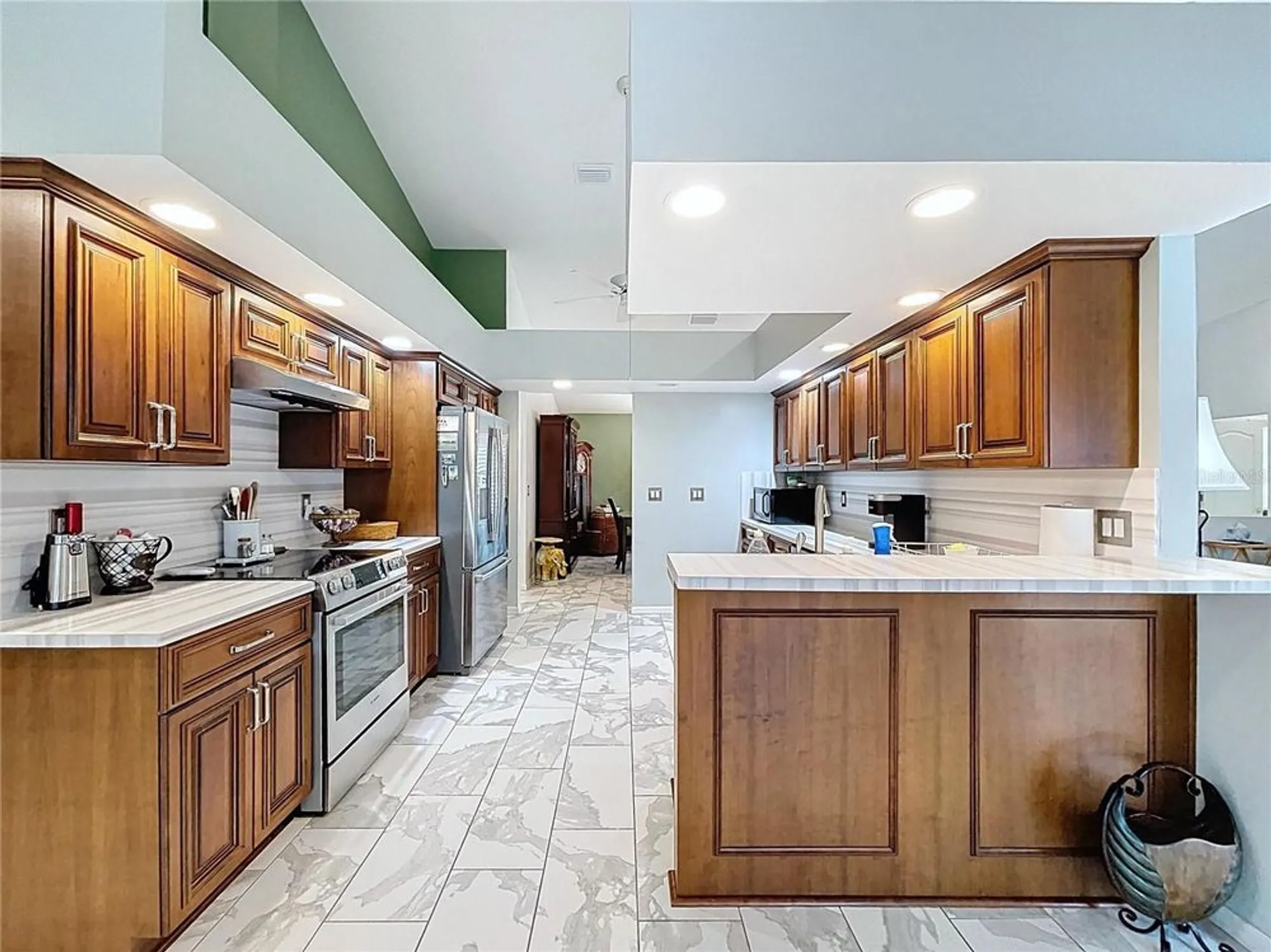 Property Slideshow image 12 of 48 | 9276 ashley dr, Weeki Wachee, FL, 34613