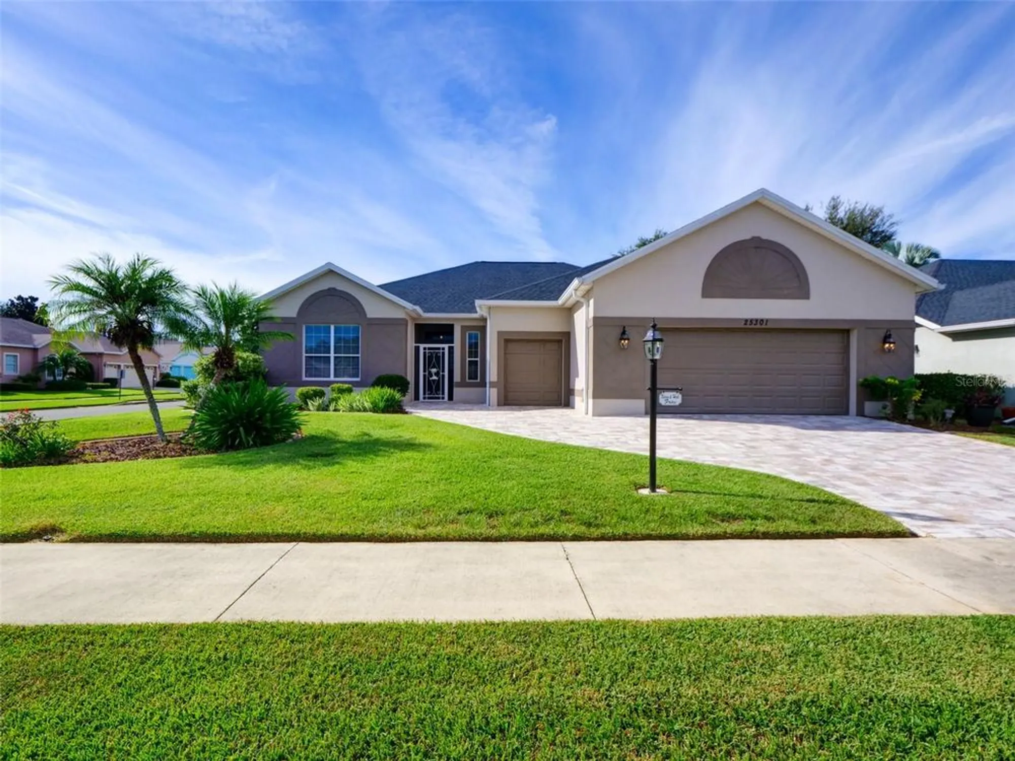 Property Slideshow image 1 of 30 | 25301 forest oak ct, Leesburg, FL, 34748