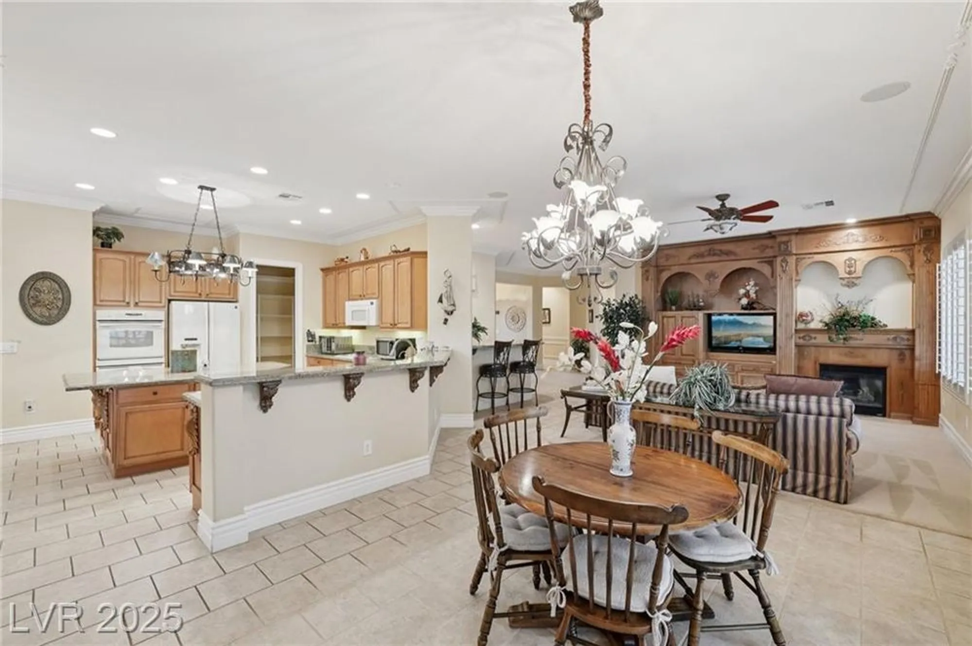 Property Slideshow image 12 of 38 | 2359 blooming valley ct, Henderson, NV, 89052