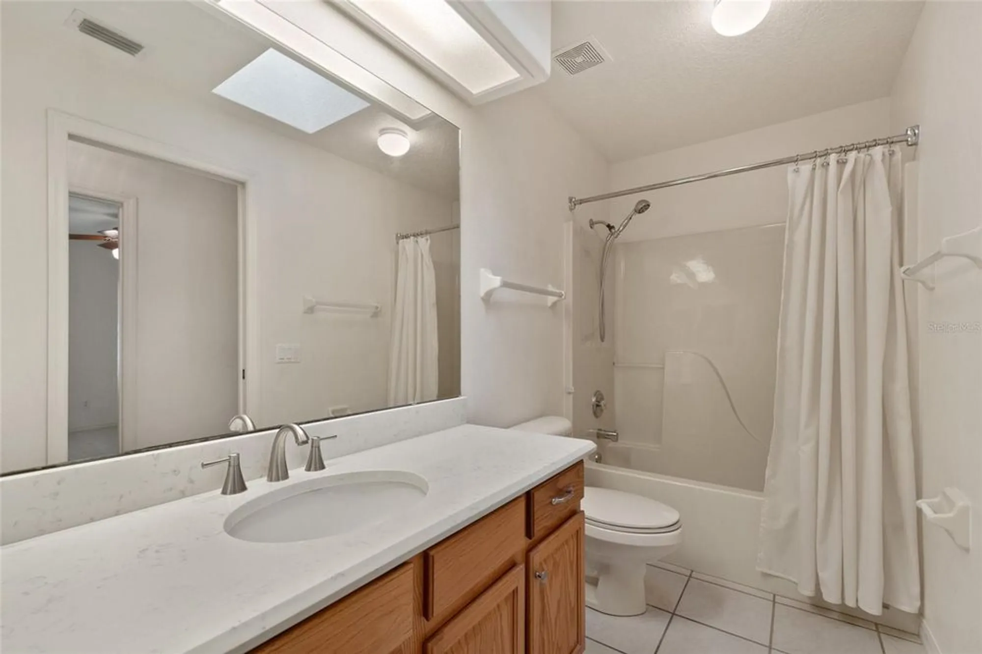 Property Slideshow image 27 of 37 | 21144 royal st georges ln, Leesburg, FL, 34748