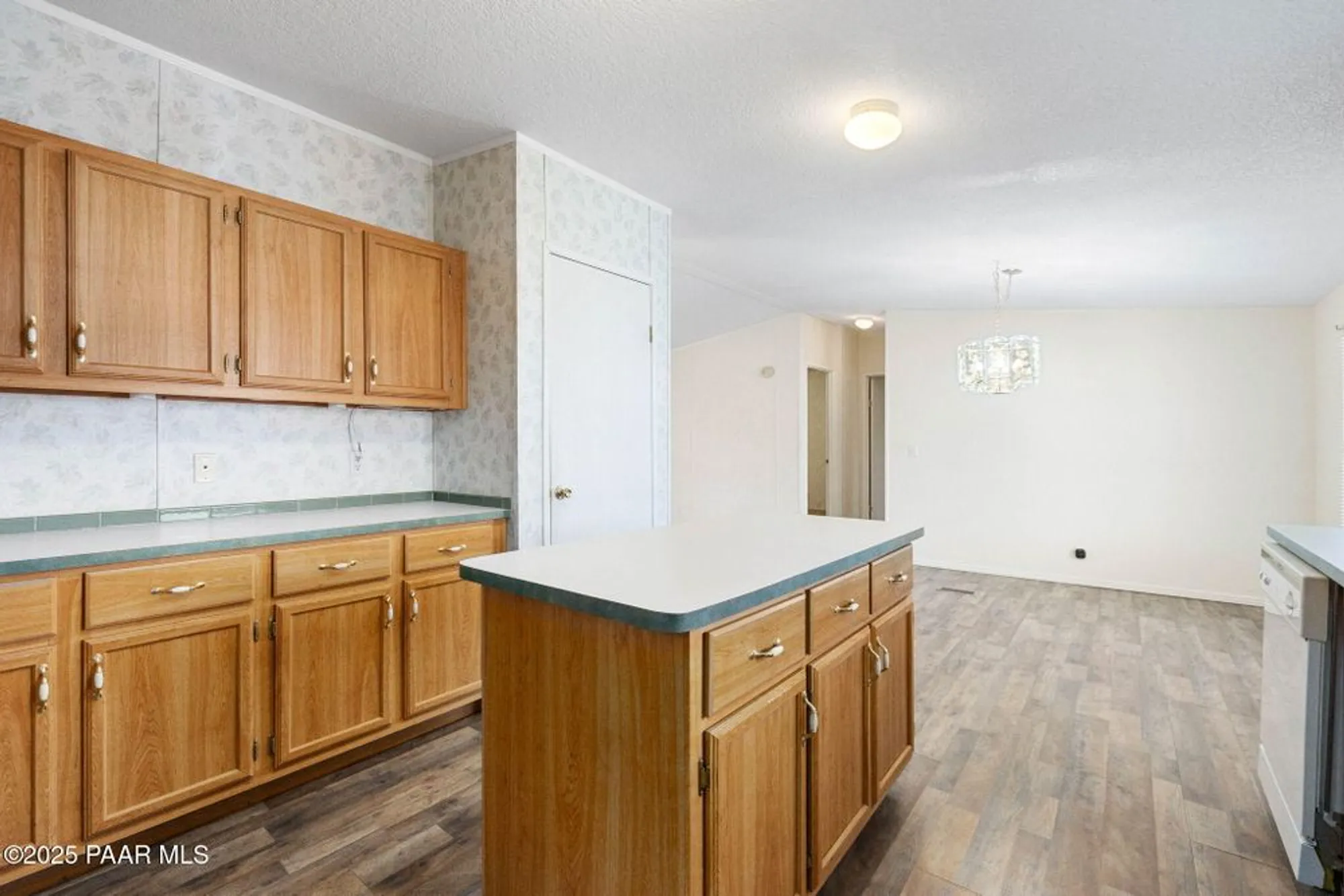 Property Slideshow image 6 of 21 | 652 mesquite tree dr, Prescott Valley, AZ, 86327