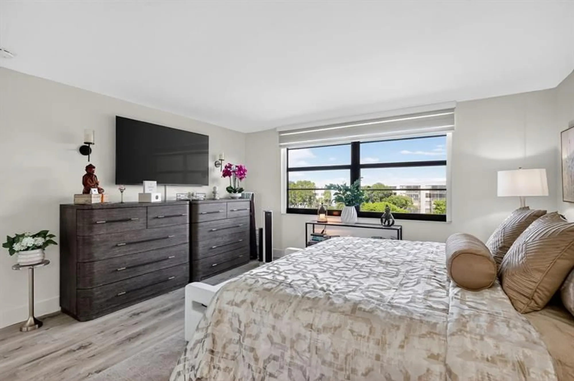 Property Slideshow image 35 of 52 | 1000 colony point cir 501, Pembroke Pines, FL, 33026