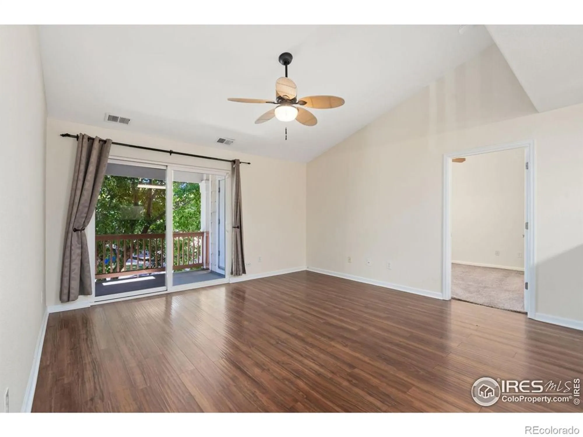 Property Slideshow image 5 of 19 | 4725 hahns peak dr unit 204, Loveland, CO, 80538