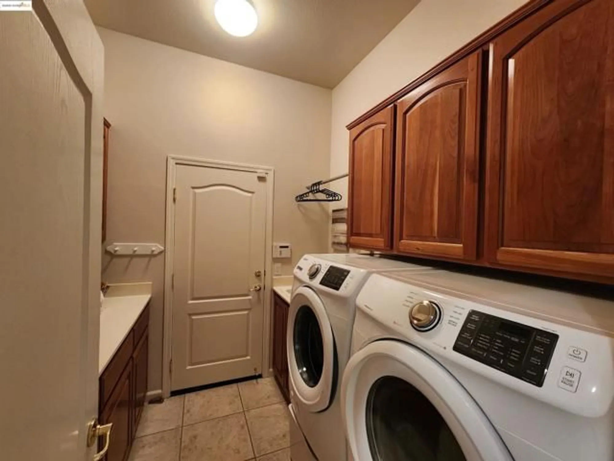 Property Slideshow image 37 of 49 | 930 suntan ln, Brentwood, CA, 94513