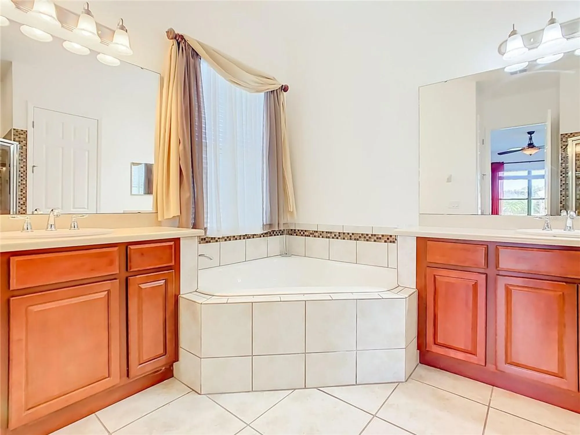 Property Slideshow image 33 of 61 | 650 carmel ln, Kissimmee, FL, 34759