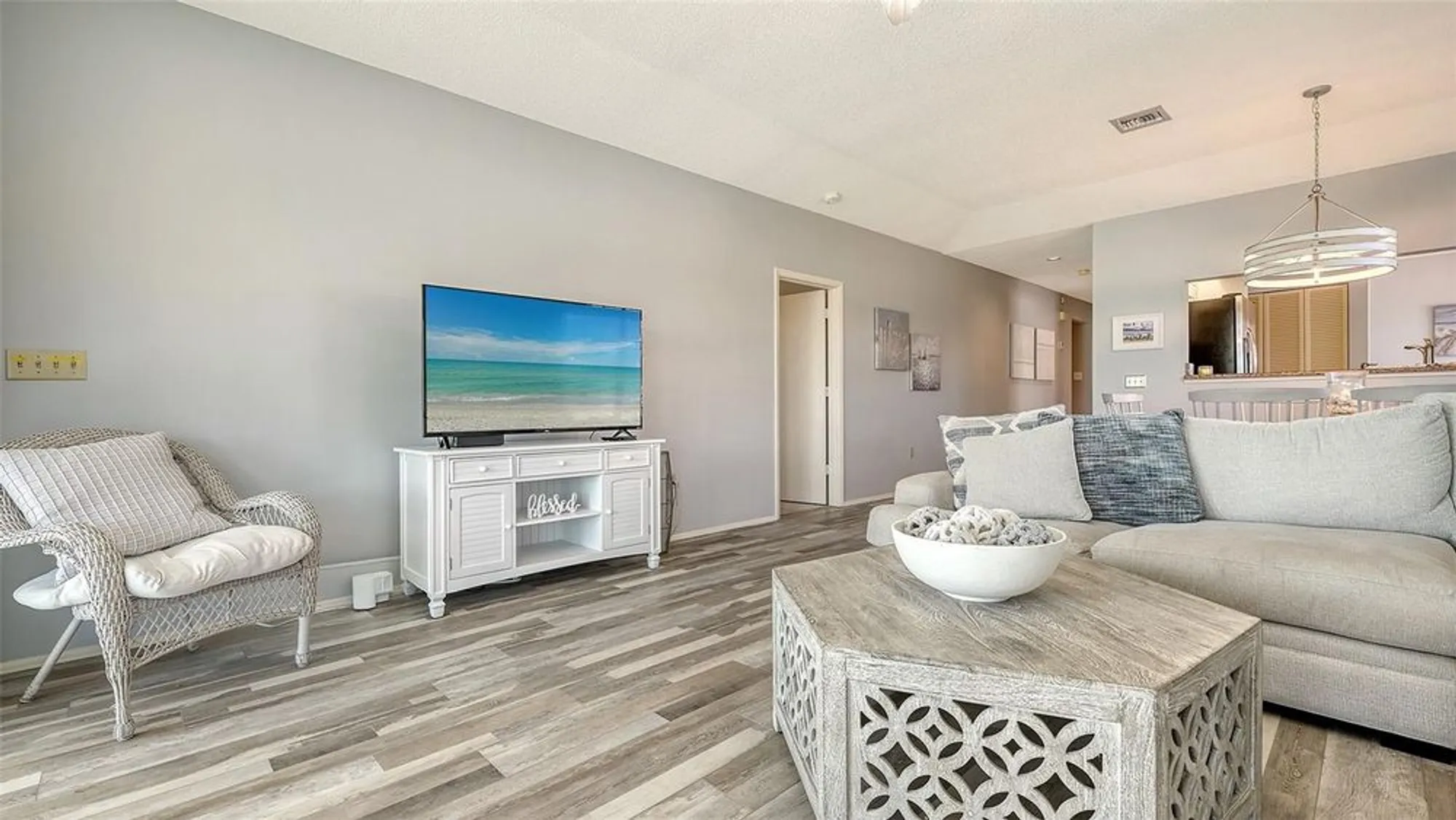 Property Slideshow image 23 of 95 | 7320 golf pointe cir, Sarasota, FL, 34243