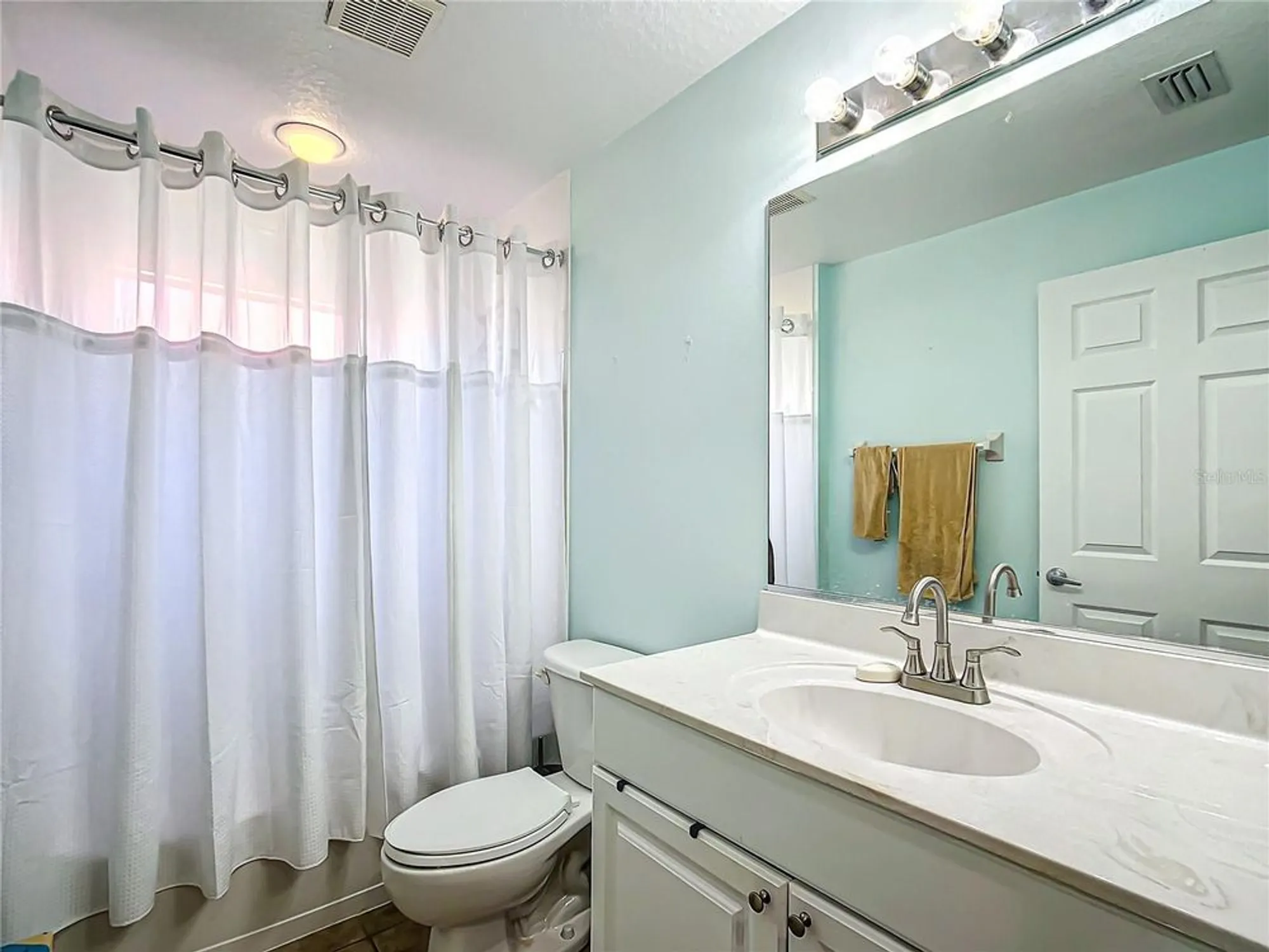 Property Slideshow image 19 of 38 | 10156 mainsail dr, Oxford, FL, 34484