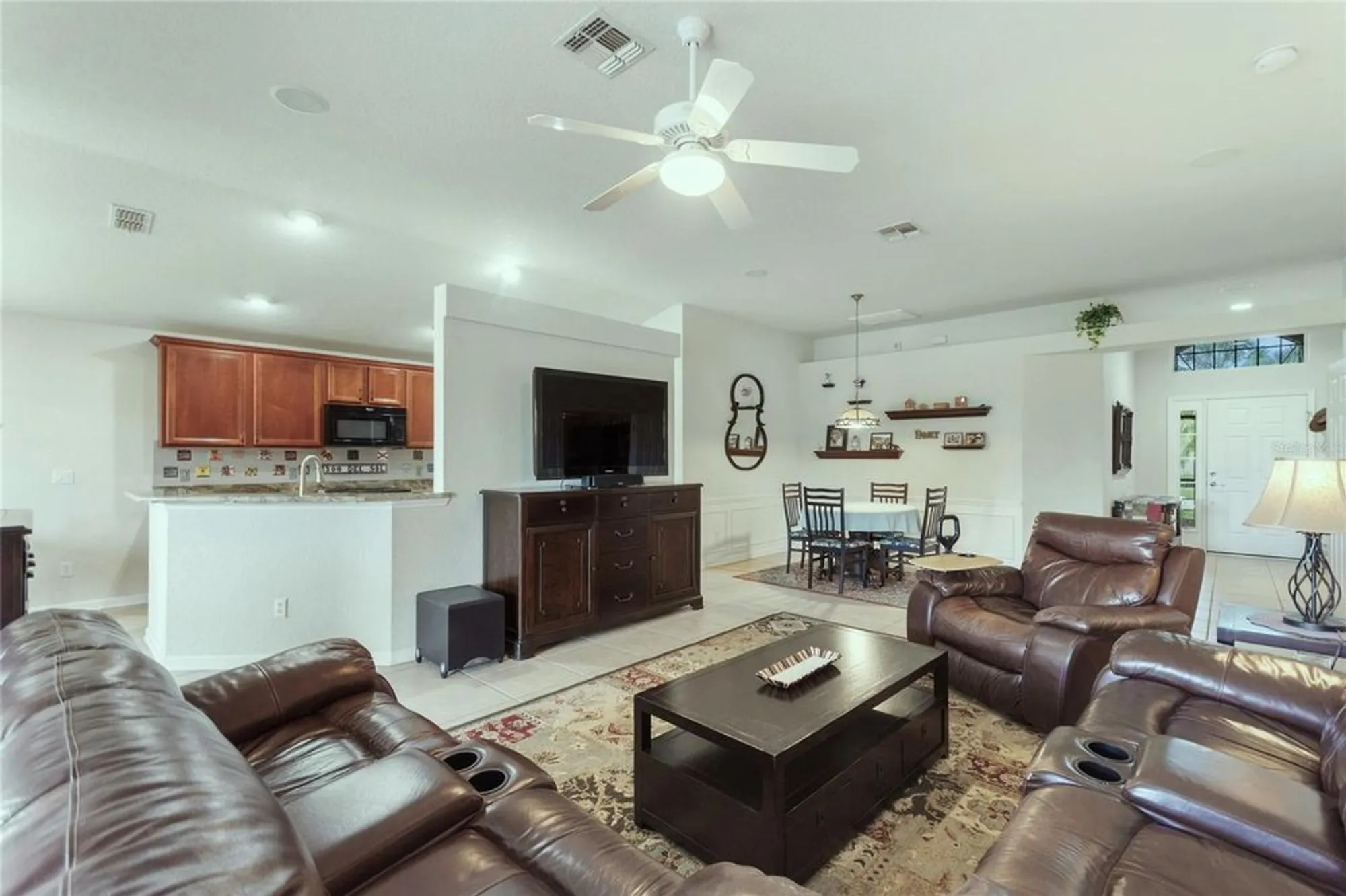 Property Slideshow image 22 of 70 | 300 del sol ave, Davenport, FL, 33837
