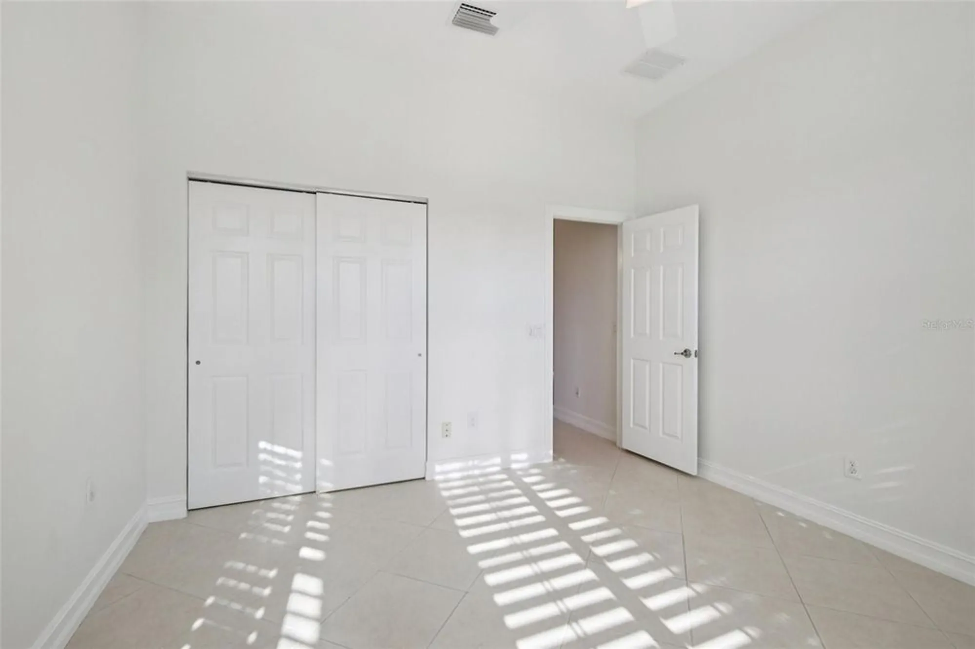 Property Slideshow image 27 of 53 | 5004 sandy brook cir, Wimauma, FL, 33598