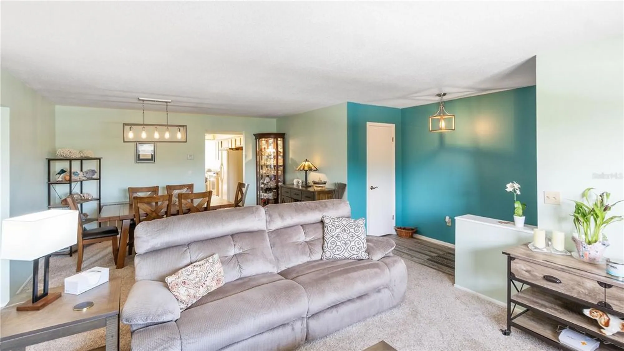Property Slideshow image 6 of 31 | 8198 terrace garden dr n unit 304, St Petersburg, FL, 33709