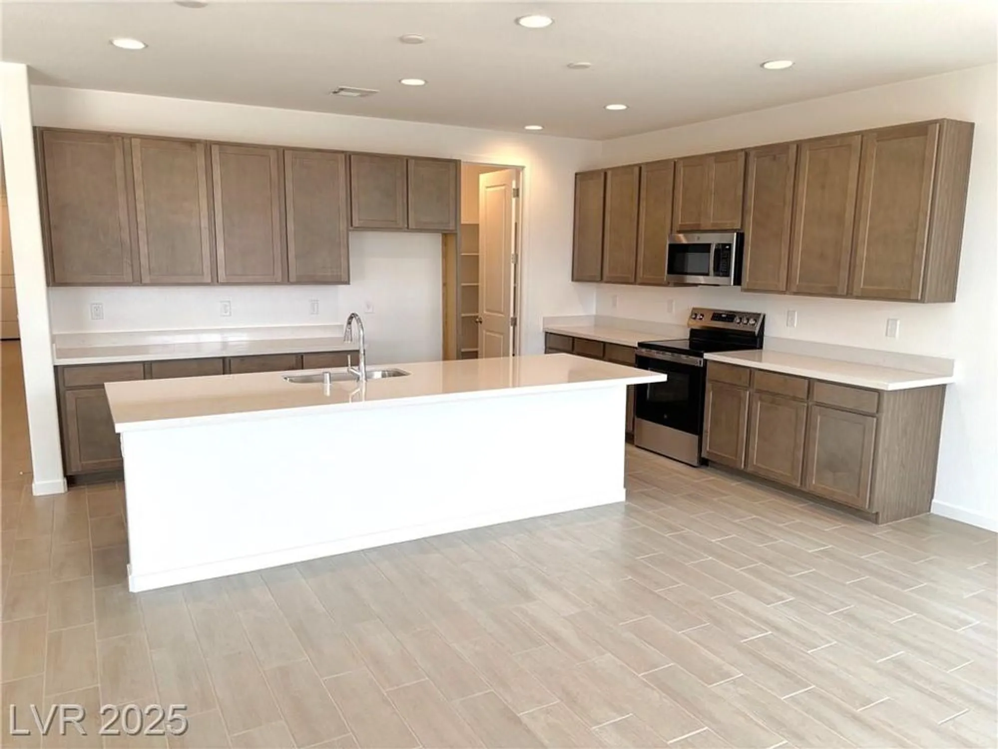 Property Slideshow image 10 of 26 | 4332 angel falls ct, Pahrump, NV, 89061