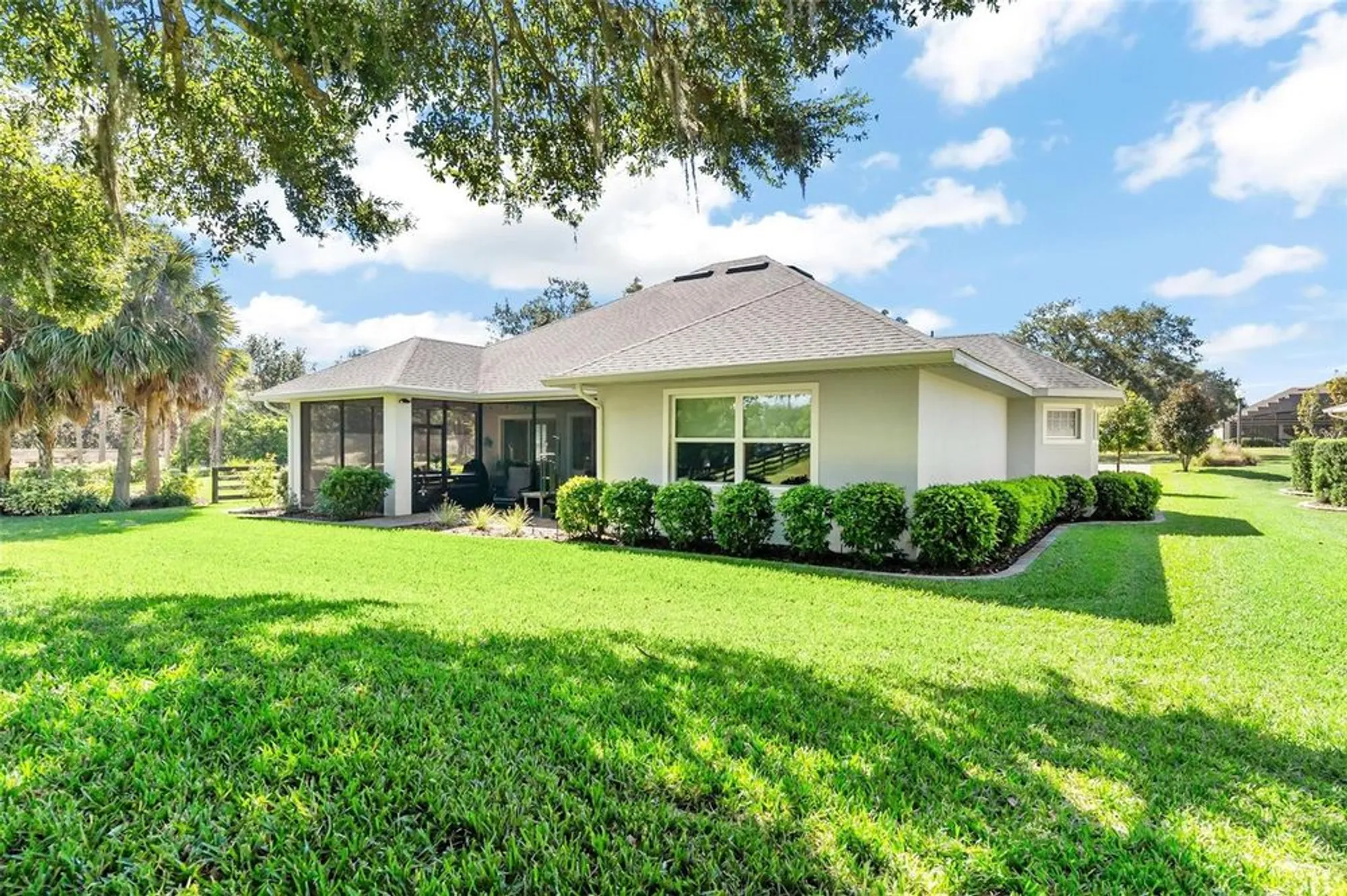 Property Slideshow image 43 of 56 | 5066 greens dr, Lady Lake, FL, 32159