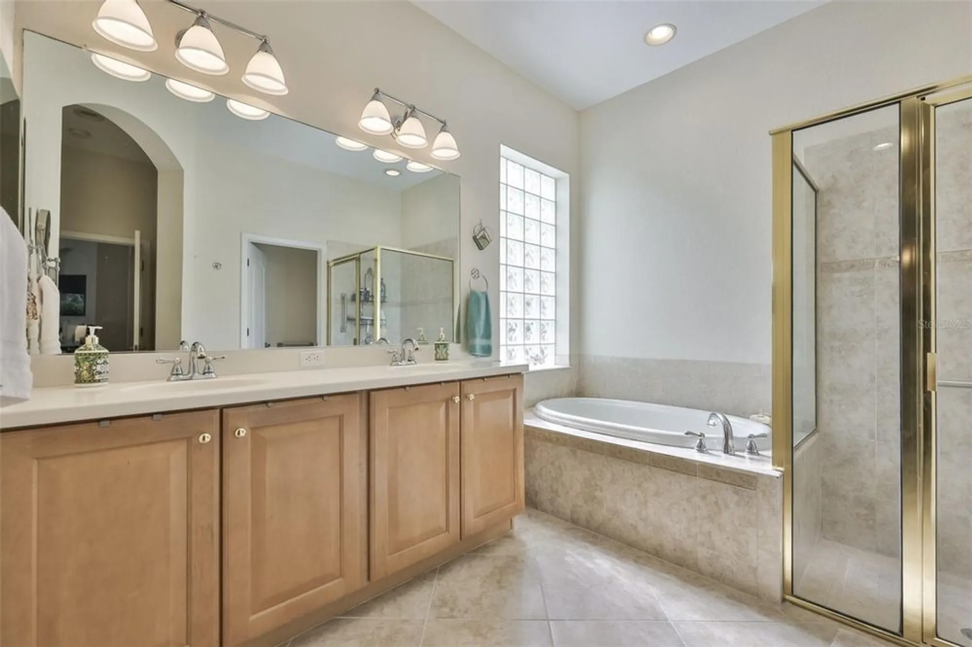 Property Slideshow image 25 of 38 | 818 king leon way, Sun City Center, FL, 33573