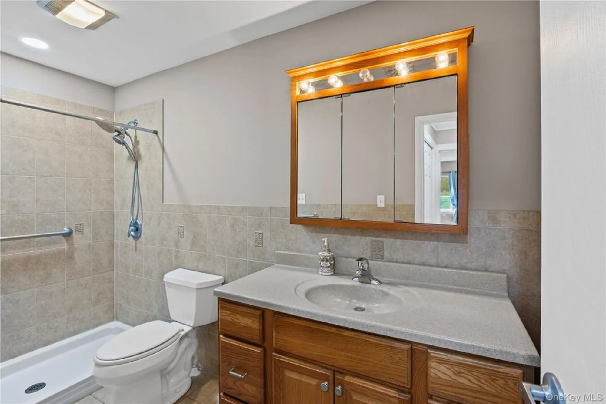 Property Slideshow image 18 of 35 | 204 bentley ct 204, Smithtown, NY, 11780