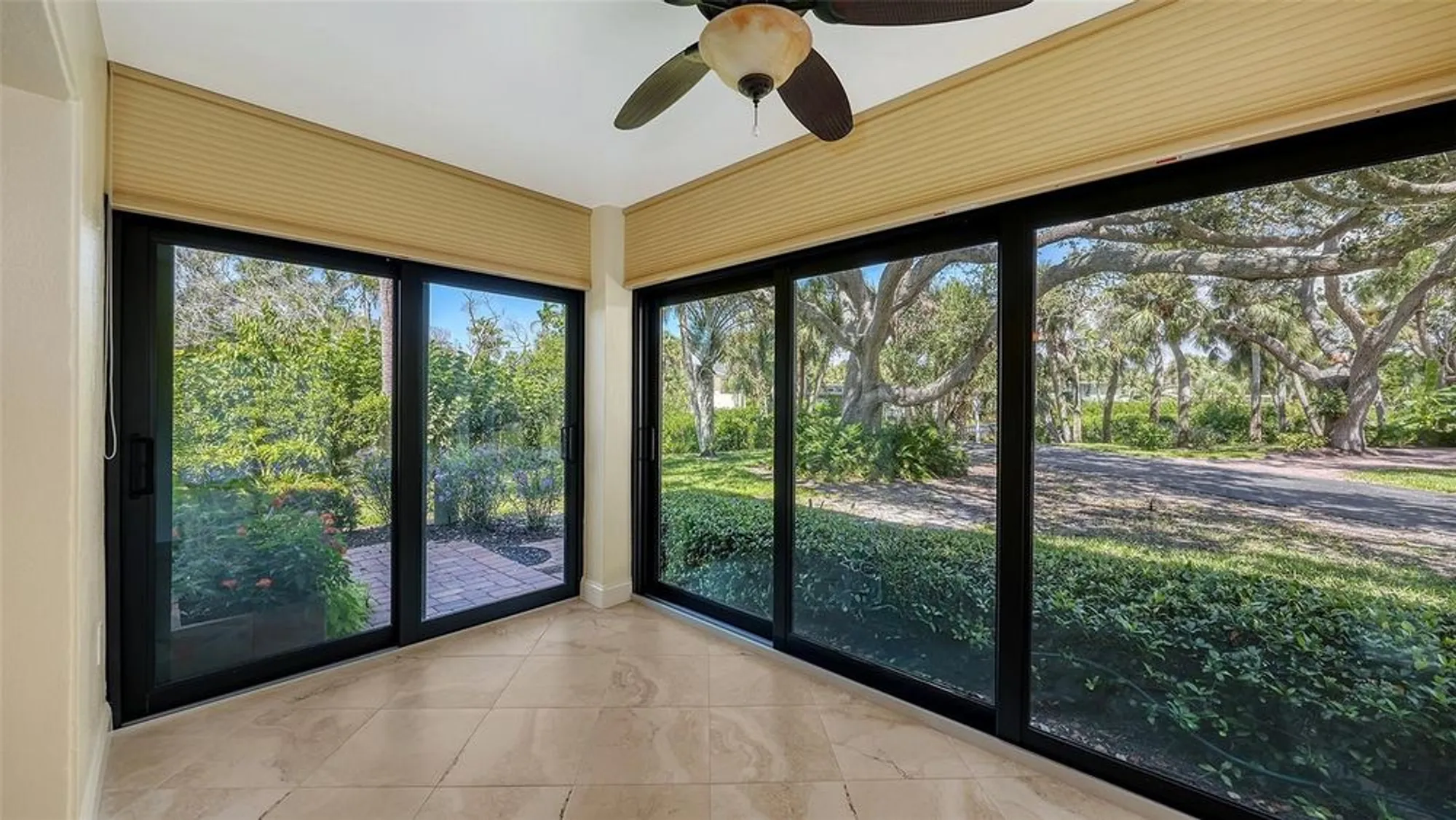Property Slideshow image 18 of 91 | 225 hourglass way apt 103, Sarasota, FL, 34242