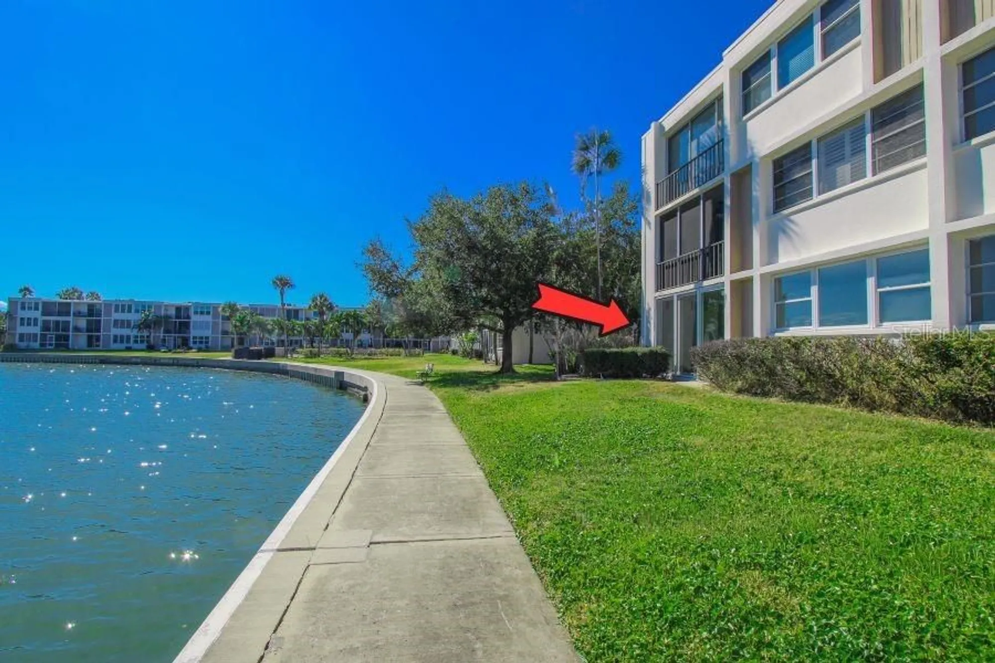 Property Slideshow image 4 of 45 | 7425 bay island dr 108, South Pasadena, FL, 33707