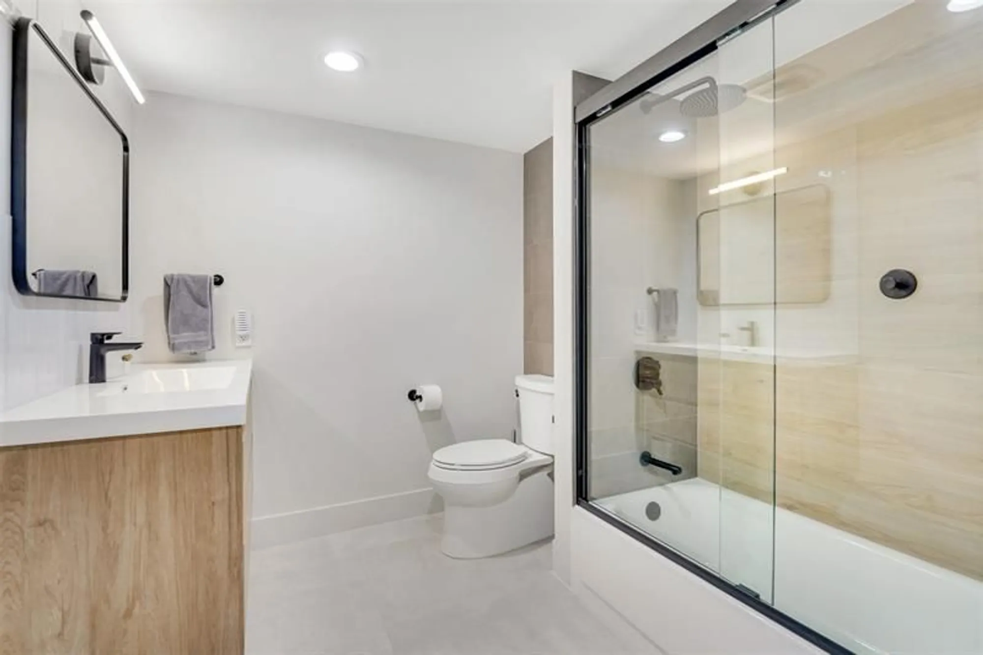 Property Slideshow image 11 of 25 | 8569 casa del lago, Boca Raton, FL, 33433