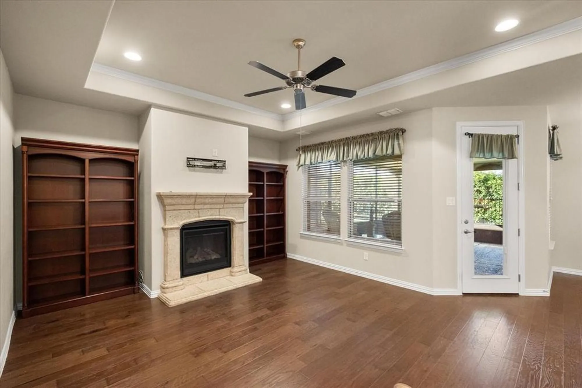 Property Slideshow image 7 of 39 | 2815 vista azul pl 2815, Mansfield, TX, 76063