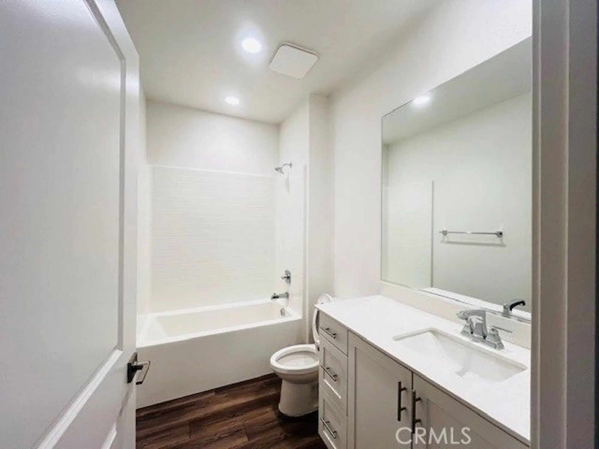 Property Slideshow image 3 of 12 | 28813 chapparal ct, Santa Clarita, CA, 91350